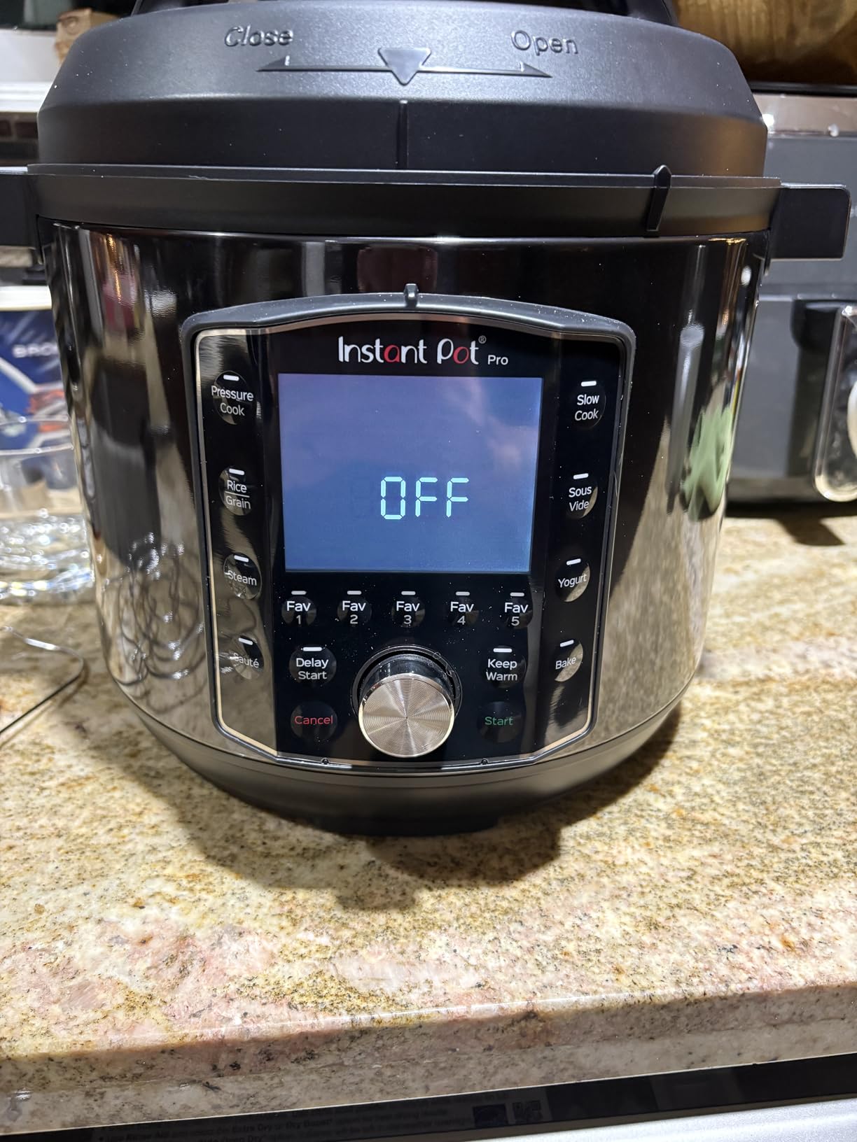 Pro 10-in-1 Pressure Cooker, Slow Cooker, Rice/Grain Cooker, Steamer, Saute, Sous Vide, Yogurt Maker, Sterilizer, and Warmer, Includes App With Over 800 Recipes, Black, 6 Quart customer photo 2