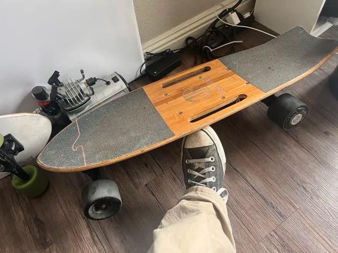 Jking Electric Skateboard Electric Longboard with Remote Control Electric Skateboard,700W Hub-Motor,16.7 MPH Top Speed,8.2 Miles Range,3 Speeds Adjustment Customer Review Jking Electric Skateboard Electric Longboard with Remote Control Electric Skateboard,700W Hub-Motor,16.7 MPH Top Speed,8.2 Miles Range,3 Speeds Adjustment - Customer Photo 1