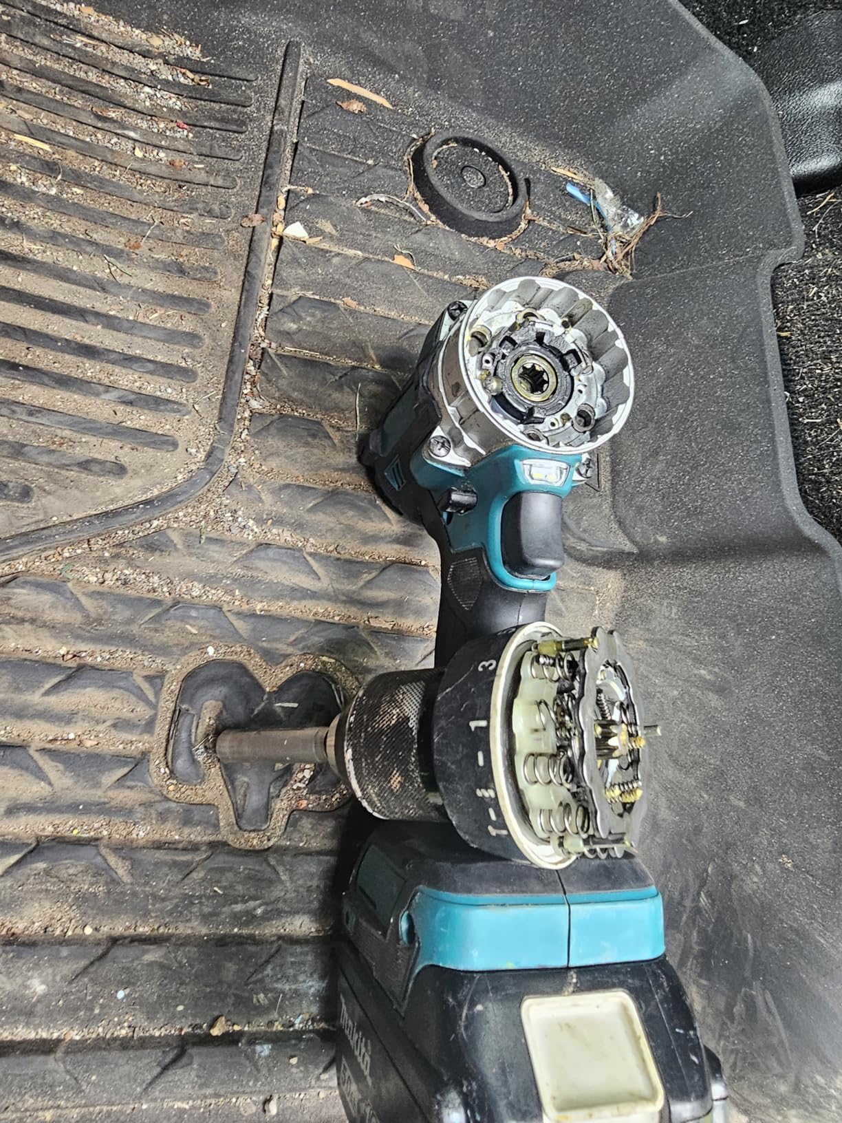 Makita XT288T 18V LXT Lithium-Ion Brushless Cordless 2-Pc. Combo Kit (5.0Ah) - Customer Photo 2
