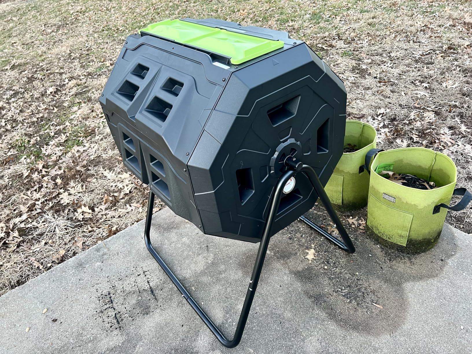 SQUEEZE master Large Compost Tumbler Bin - Outdoor Garden Rotating with Thermometer -Automatic Temperature Measurement-Sturdy Steel Frame - 43Gallon (2-21.5Gal)- Green Door customer photo 1