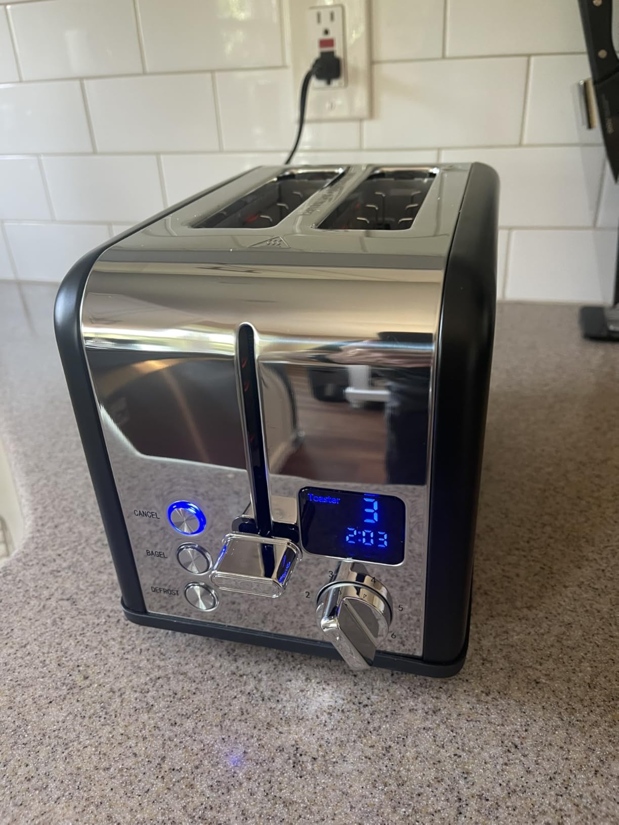 CUSIMAX 2 Slice Stainless Steel Toaster With Large LED Display, 1.5'' Extra-Wide Slots, 6 Browning Settings, Cancel/Bagel/Defrost Function, Removable Crumb Tray, Black Customer Review CUSIMAX 2 Slice Stainless Steel Toaster With Large LED Display, 1.5'' Extra-Wide Slots, 6 Browning Settings, Cancel/Bagel/Defrost Function, Removable Crumb Tray, Black - Customer Photo 1