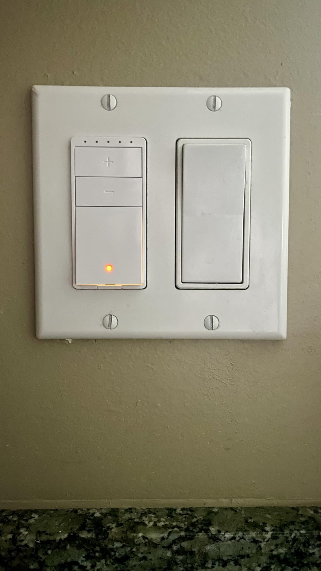 Amazon Basics Smart Light Switch, Single Pole, Works with Alexa Only, Voice Control, Schedule, 2.4 GHz Wi-Fi, No Hub Required, Easy to Install, White customer photo 1
