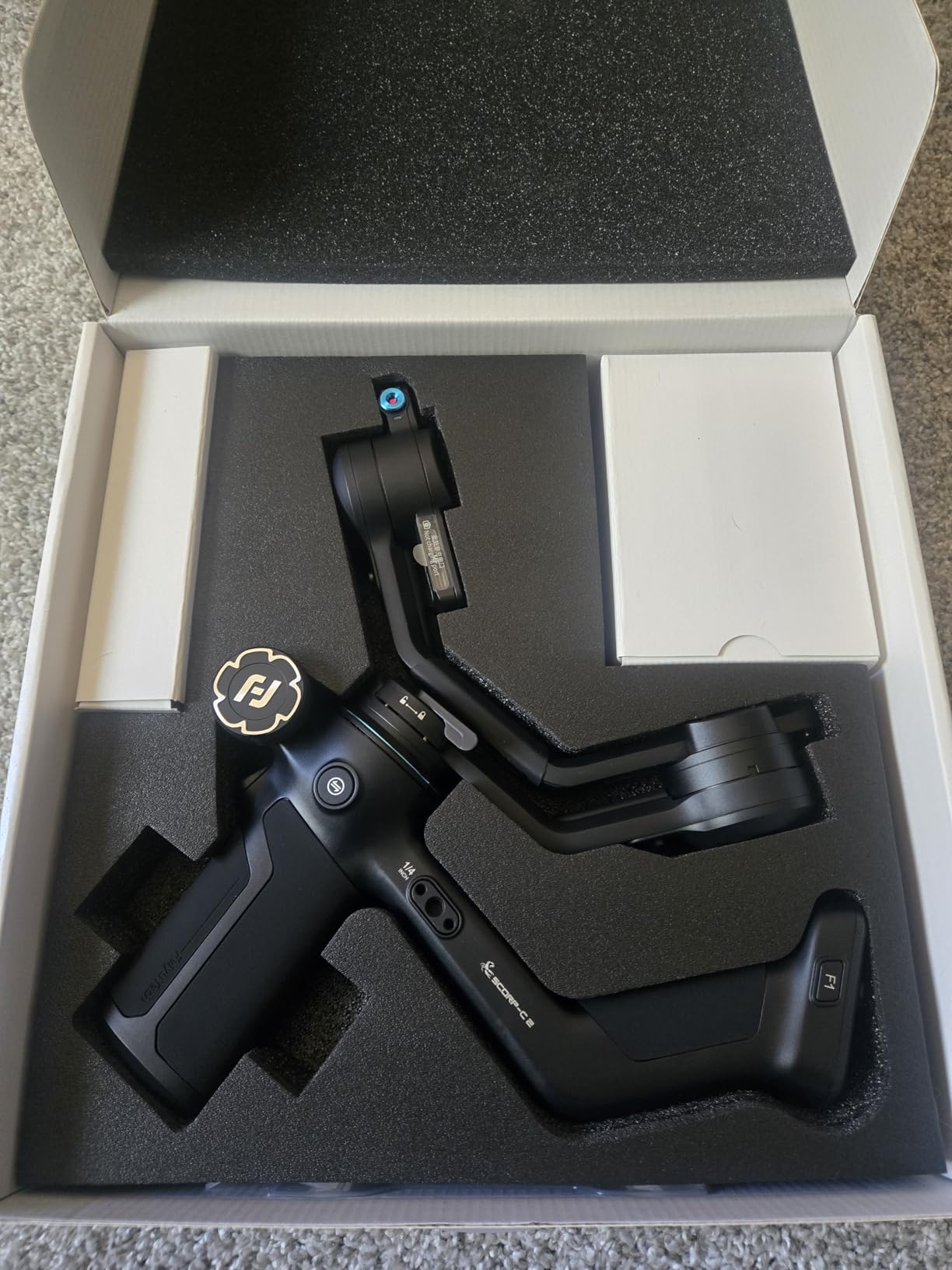 FeiyuTech SCORP-C2 Professional Camera Gimbal Stabilizer, Built-in AI Face/Object Tracking, 3.5kg/7.72lbs Load, Native Vertical Video for YouTube TikTok, for Sony A7, Canon EOS R, Nikon Z Mirrorless - Customer Photo 2