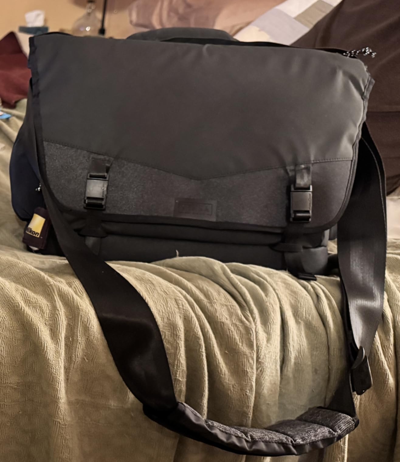 Tenba DNA 16 Slim Messenger Bag for Mirrorless and DSLR Cameras Customer Review Tenba DNA 16 Slim Messenger Bag for Mirrorless and DSLR Cameras - Customer Photo 1