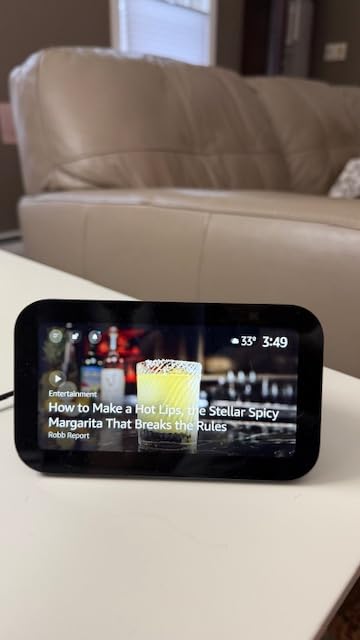 Echo Show 5 (newest model), Smart display, Designed for Alexa+, 2x the bass and clearer sound, Charcoal customer photo 2