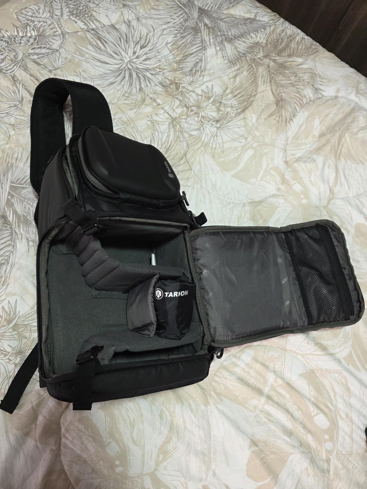 TARION Waterproof Camera Sling Bag Backpack - DSLR Sling Camera Bag for Photographers, Cross body Sling Bag with Raincover Tripod Holder Photography Slingpack Black TR-S Customer Review TARION Waterproof Camera Sling Bag Backpack - DSLR Sling Camera Bag for Photographers, Cross body Sling Bag with Raincover Tripod Holder Photography Slingpack Black TR-S - Customer Photo 2