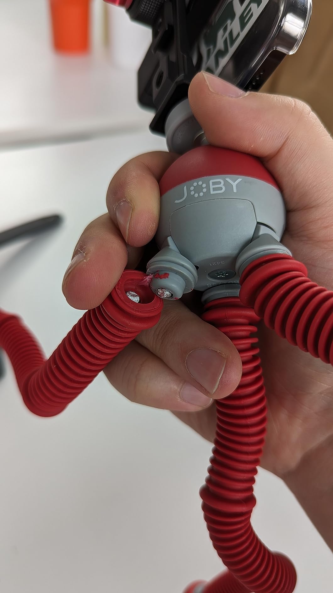 Joby PodZilla Large Flexible Tripod with Ball Head Included, Phone Tripod from The Creators of GorillaPod, Compatible with iPhone, Smartphones, Compact Mirrorless Cameras, Devices up to 2.5kg, Gray - Customer Photo 3