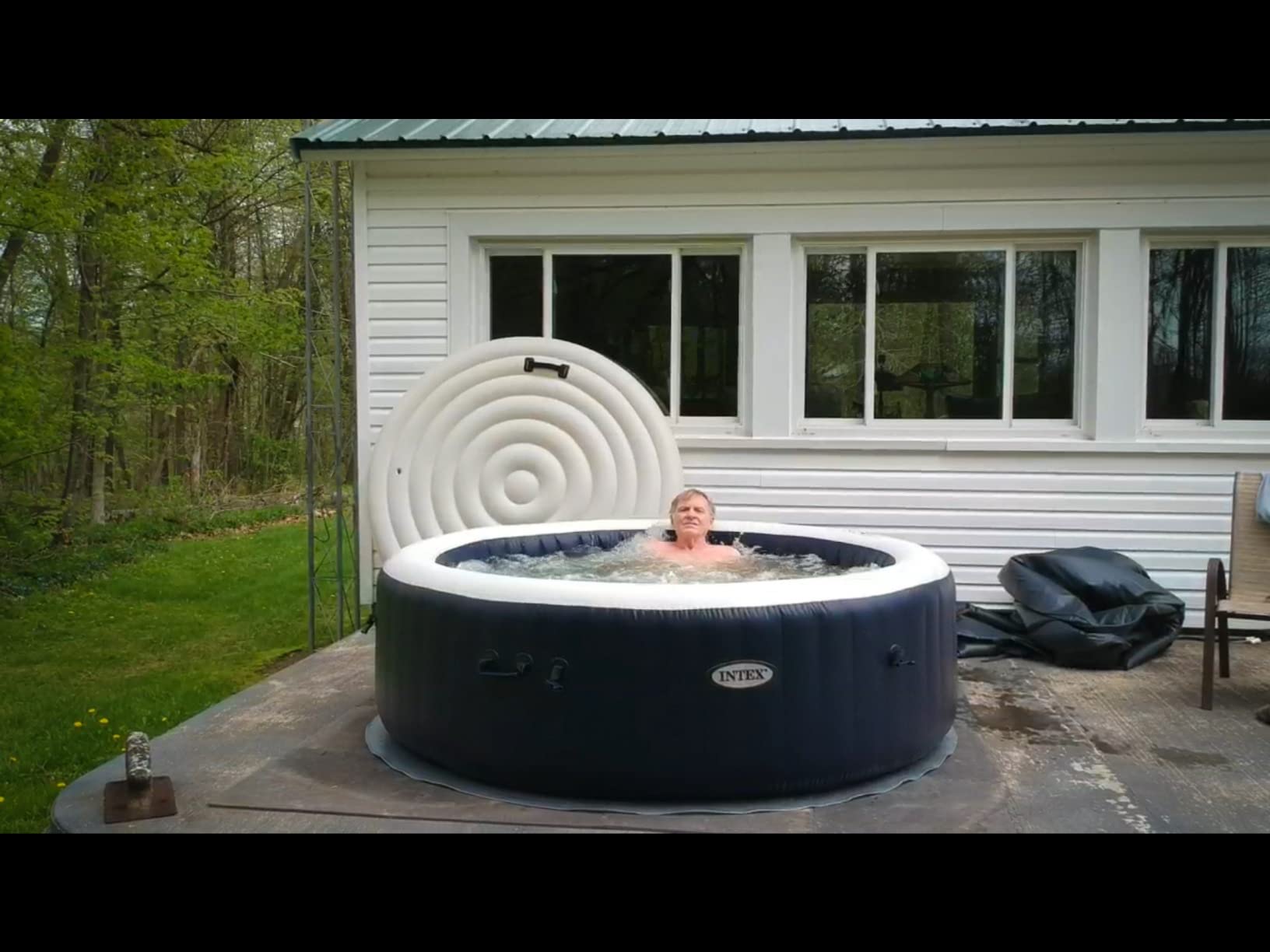 Intex 28431EP PureSpa Plus Bubble Massage Inflatable Spa Set: Includes Energy Efficient Spa Cover - 2 Headrests - LED Light - 6 Person Capacity - 85