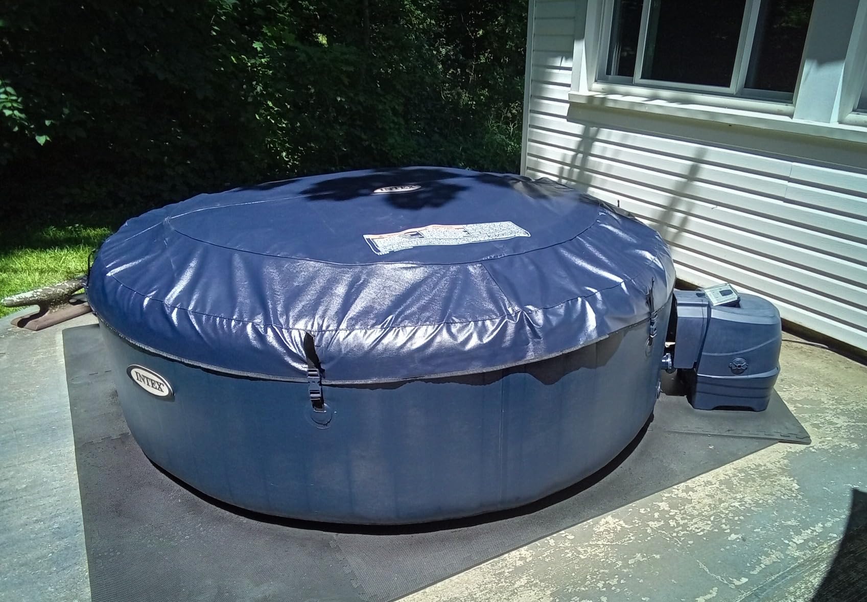 Intex 28431EP PureSpa Plus Bubble Massage Inflatable Spa Set: Includes Energy Efficient Spa Cover - 2 Headrests - LED Light - 6 Person Capacity - 85