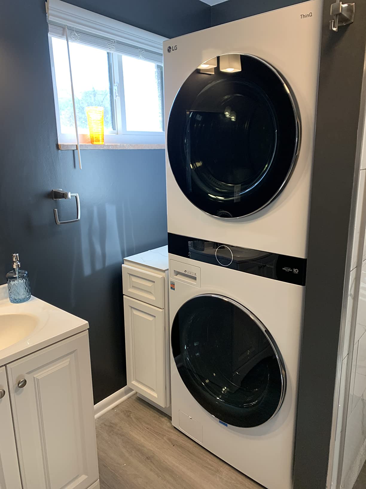 LG WashTower Stacked Smart Laundry Center 4.5 Cu.Ft. Front Load Washer Fully Automatic & 7.4 Cu.Ft. Gas Dryer in Black Steel w/Steam WKGX201HBA Customer Review LG WashTower Stacked Smart Laundry Center 4.5 Cu.Ft. Front Load Washer Fully Automatic & 7.4 Cu.Ft. Gas Dryer in Black Steel w/Steam WKGX201HBA - Customer Photo 2