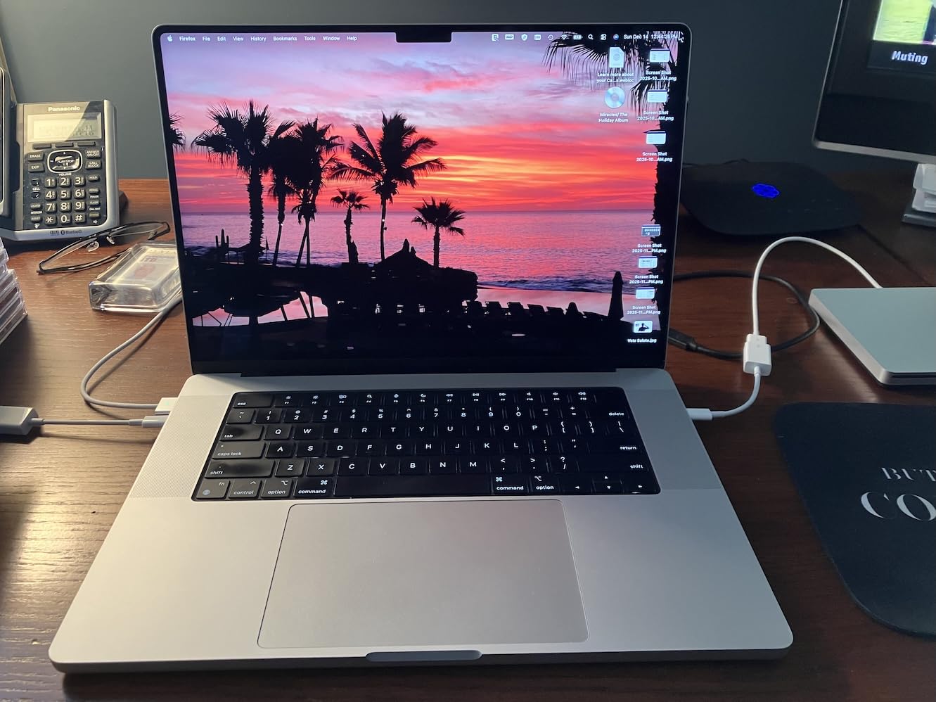 Apple MacBook Pro Late 2021 with Apple M1 Pro chip (16-inch, 16GB RAM, 512GB SSD) Space Gray (Renewed) - Customer Photo 1