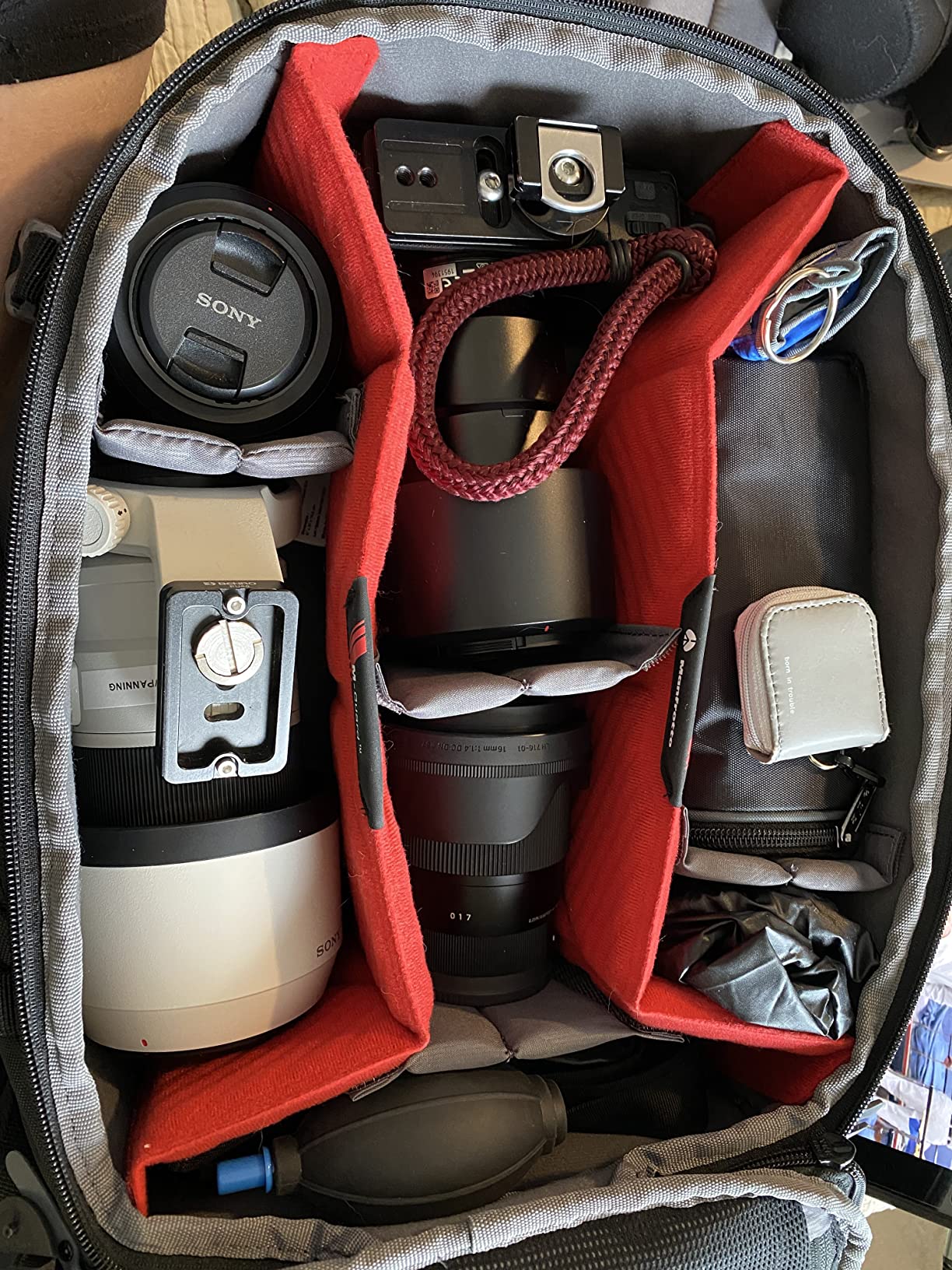 Manfrotto Advanced Gear III Backpack for Camera and Laptop, Backpack for Reflex/Mirrorless Camera with Lenses, with Interchangeable Padded Dividers and Tripod Attachment, Photography Accessories Customer Review Manfrotto Advanced Gear III Backpack for Camera and Laptop, Backpack for Reflex/Mirrorless Camera with Lenses, with Interchangeable Padded Dividers and Tripod Attachment, Photography Accessories - Customer Photo 1