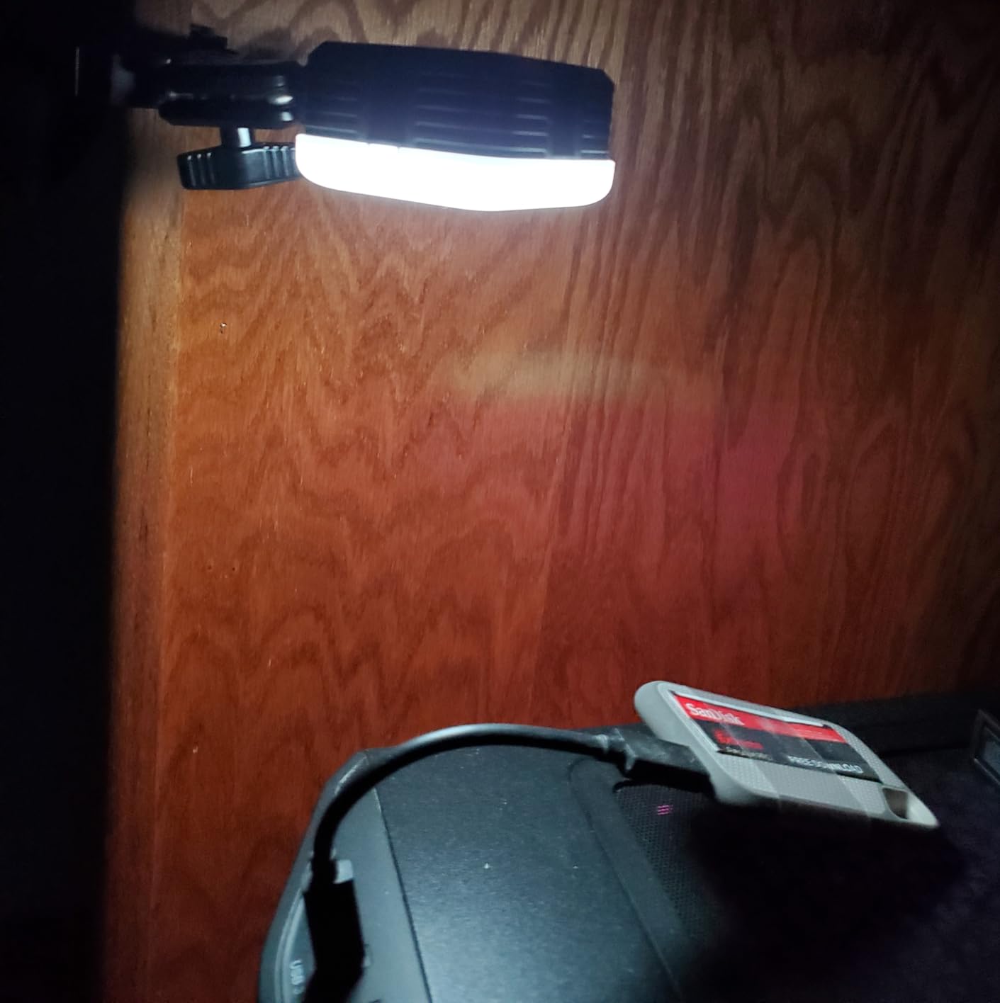 NEEWER Magnetic RGB Camera Light, 360deg Full Color RGB61 Small LED Panel Video Light with 3 Cold Shoe Mounts/CRI 97+/20 Scene Modes/2500K-8500K/2000mAh Portable Recording Photography Selfie Lighting customer photo 2