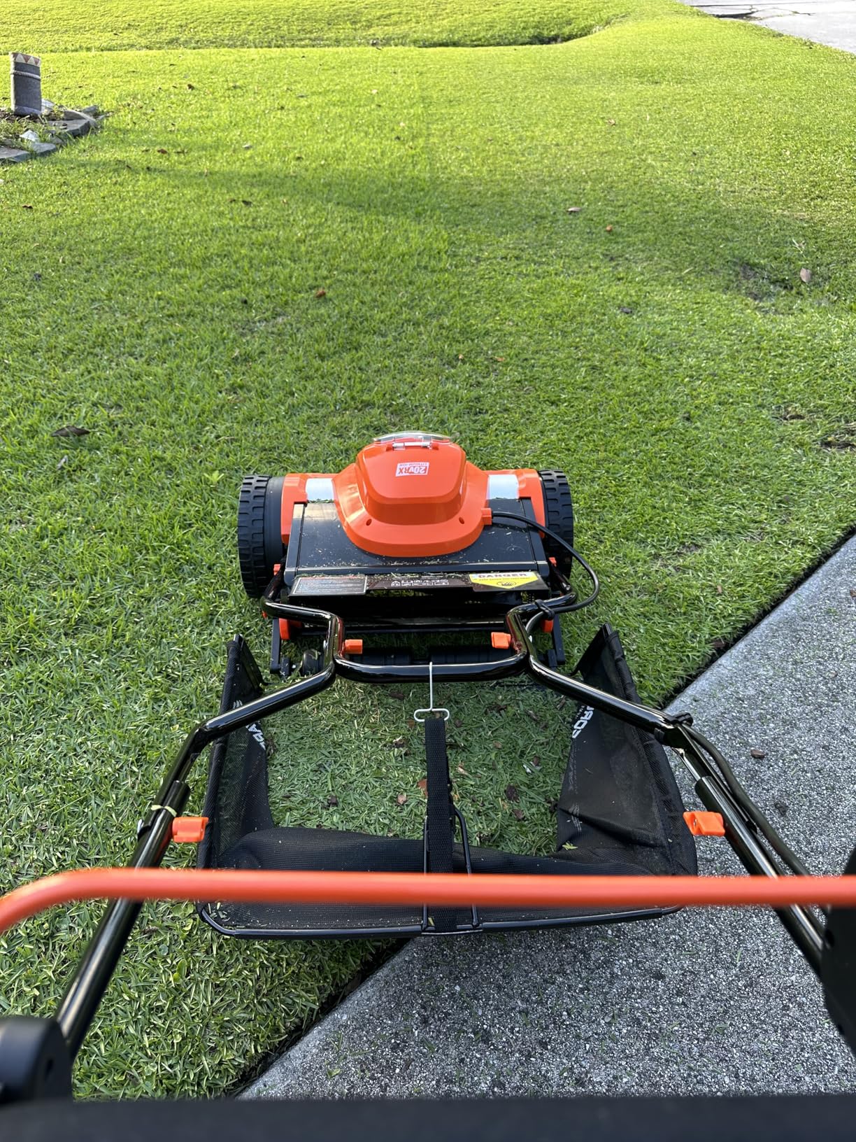 Yard Force Self Propelled Lawn Mower Briggs & Stratton 150cc Gas Engine 22-inch Steel Deck 3-in-1 Mulch, Bag, Side Discharge, 12-inch High Rear Wheels Customer Review Yard Force Self Propelled Lawn Mower Briggs & Stratton 150cc Gas Engine 22-inch Steel Deck 3-in-1 Mulch, Bag, Side Discharge, 12-inch High Rear Wheels - Customer Photo 1