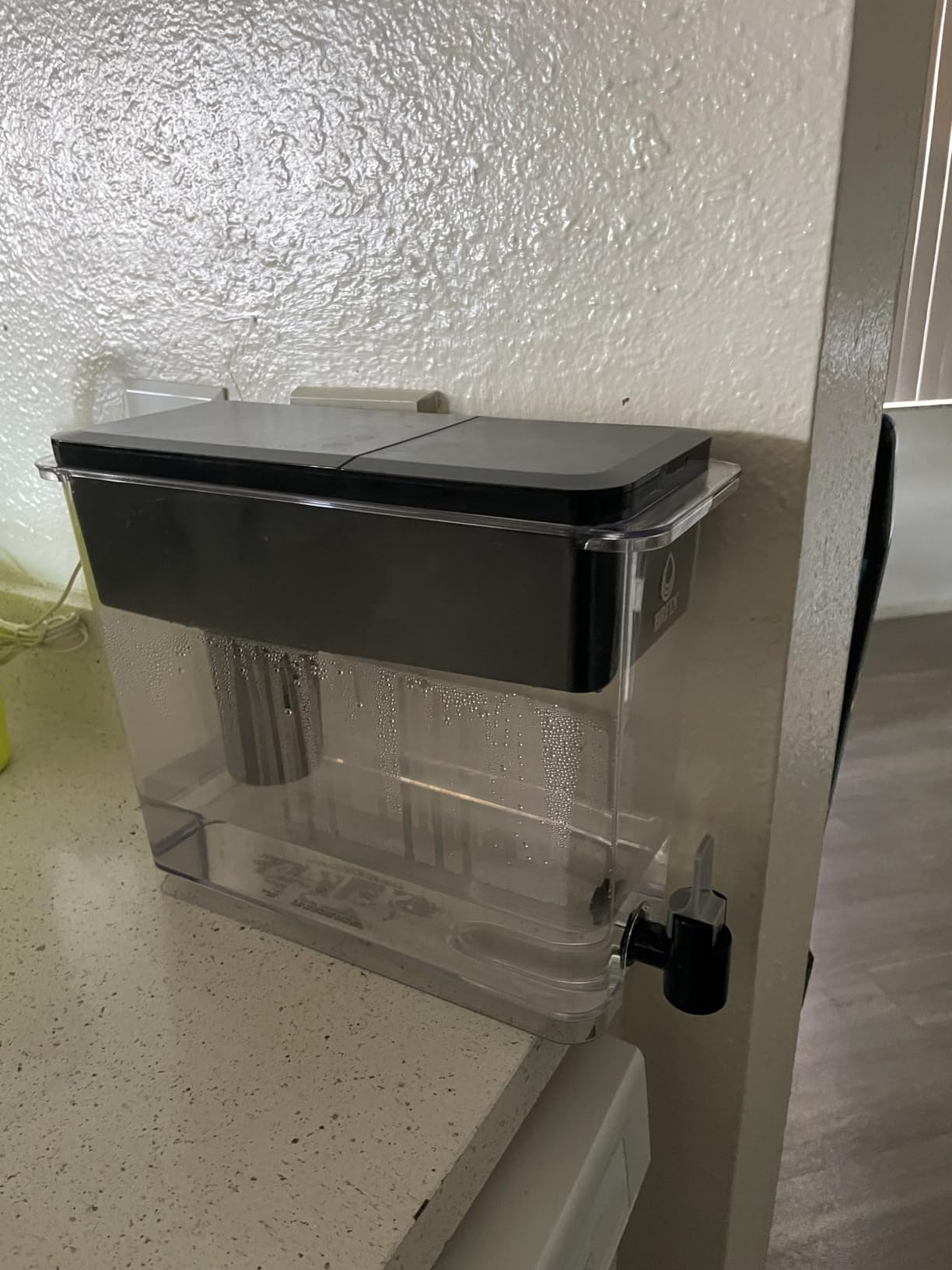 Brita UltraMax Large Water Dispenser With Standard Filter, BPA-Free, Reduces Copper, Cadmium and Mercury Impurities, Lasts 2 Months or 40 Gallons, Includes 1 Filter, Kitchen Accessories, Large 27-Cup customer photo 1