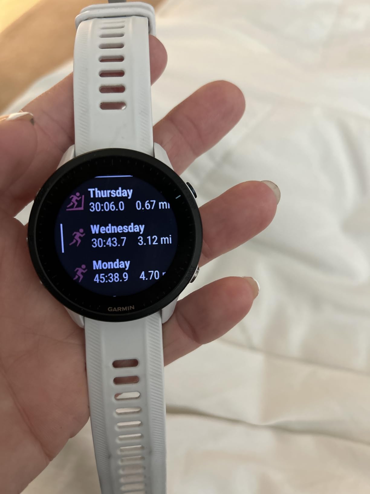 Forerunner 955, GPS Running Smartwatch, Tailored to Triathletes, Long-Lasting Battery, Whitestone customer photo 1