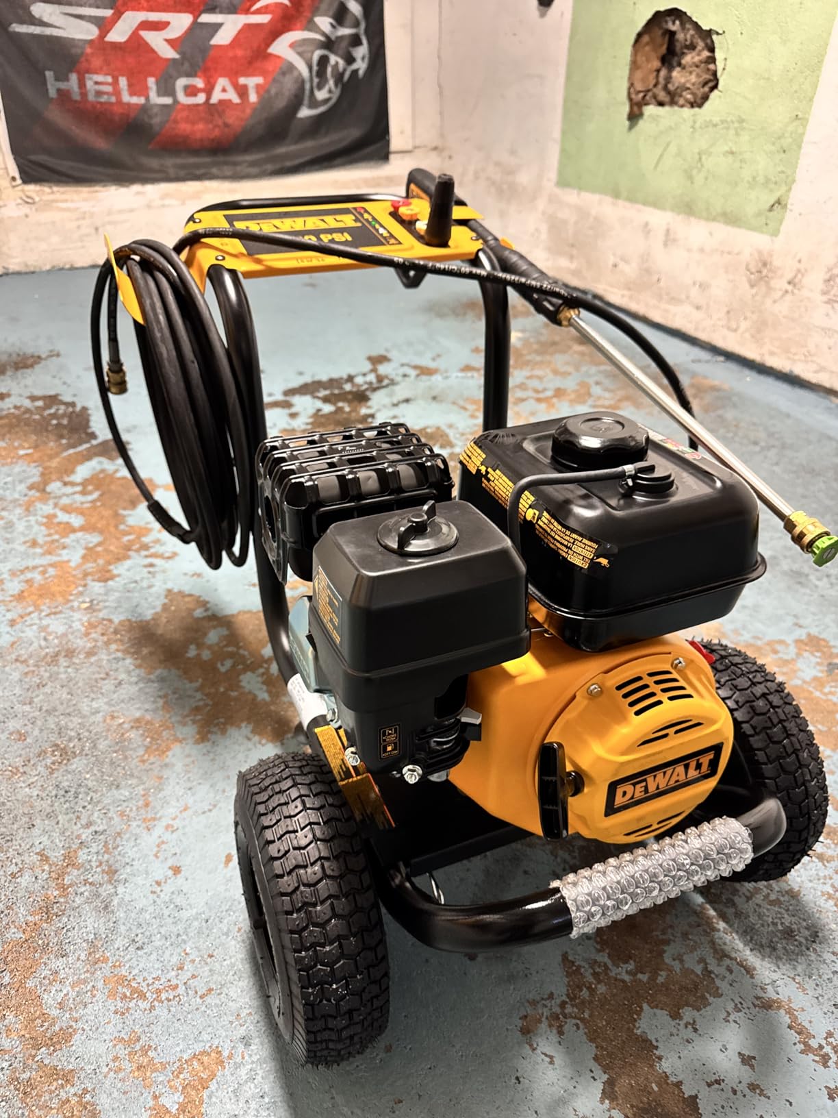 Dewalt 61147S 3300 PSI 2.4 GPM Gas Cold Water Pressure Washer - Customer Photo 1