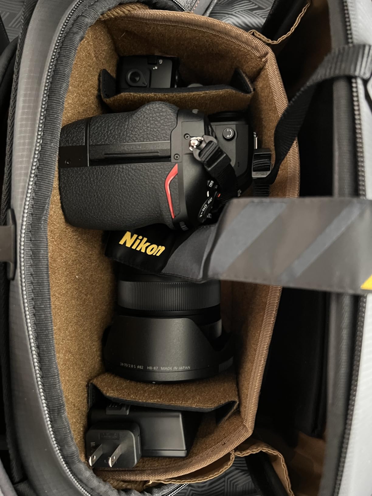NOMATIC McKinnon Camera Sling 8L: Versatile Camera Bag for Photographers with Quick Access, Secure Storage for Mirrorless or DSLR Camera, Lightweight Crossbody Sling & External Tripod Attachment Customer Review NOMATIC McKinnon Camera Sling 8L: Versatile Camera Bag for Photographers with Quick Access, Secure Storage for Mirrorless or DSLR Camera, Lightweight Crossbody Sling & External Tripod Attachment - Customer Photo 3