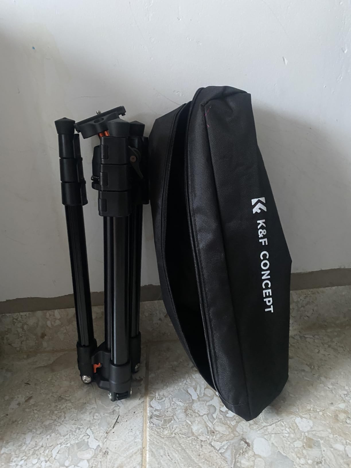 K&F CONCEPT 64 inch/163 cm Camera Tripod, Lightweight Travel Outdoor DSLR Tripods with 360 Degree Ball Head Load Capacity 17.6 lbs/8 kg, Cellphone Clip for Smartphone Live Streaming Vlog - Customer Photo 2