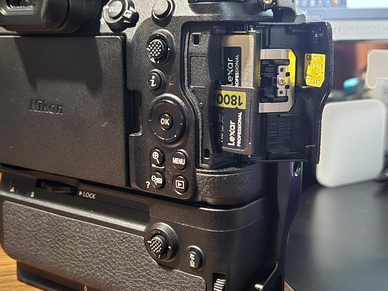 Lexar Professional 1800x SDXC UHS-II Gold Series Memory Card with 4K Video Transfer and Weatherproof Construction (64GB) - Customer Photo 1