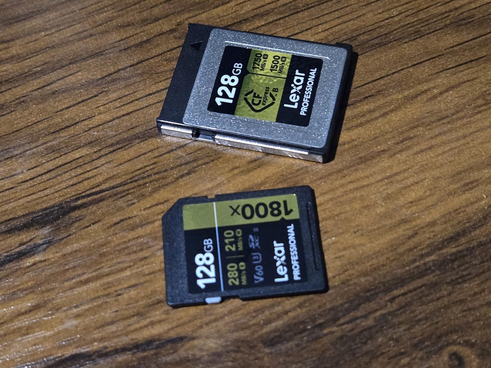 Lexar Professional 1800x SDXC UHS-II Gold Series Memory Card with 4K Video Transfer and Weatherproof Construction (64GB) - Customer Photo 2