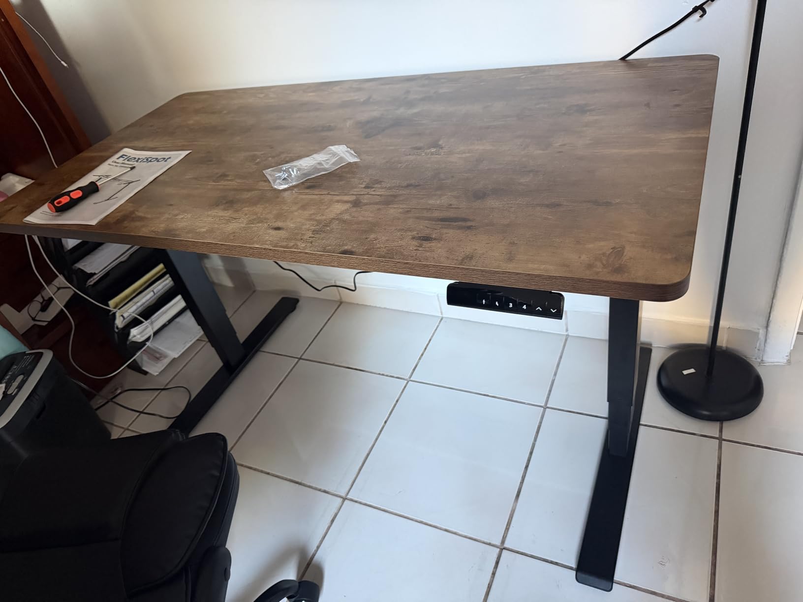 FLEXISPOT E6 3-Stage Dual Motor Electric Standing Desk 48 x 30 Sit Stand Up Desk, Holds 220 lbs, Adjustable Height w/Memory Presets, One-Piece Maple Desktop & White Frame, Ships in 2 Boxes - Customer Photo 2
