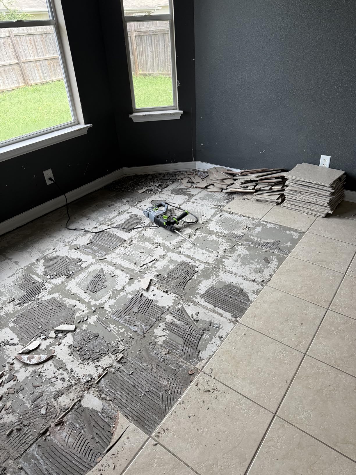 WORKPRO 1-1/4 Inch SDS-Plus Rotary Hammer Drill, 7.5AMP, Lightweight Corded Version for Concrete Demolition Chipping Customer Review WORKPRO 1-1/4 Inch SDS-Plus Rotary Hammer Drill, 7.5AMP, Lightweight Corded Version for Concrete Demolition Chipping - Customer Photo 1