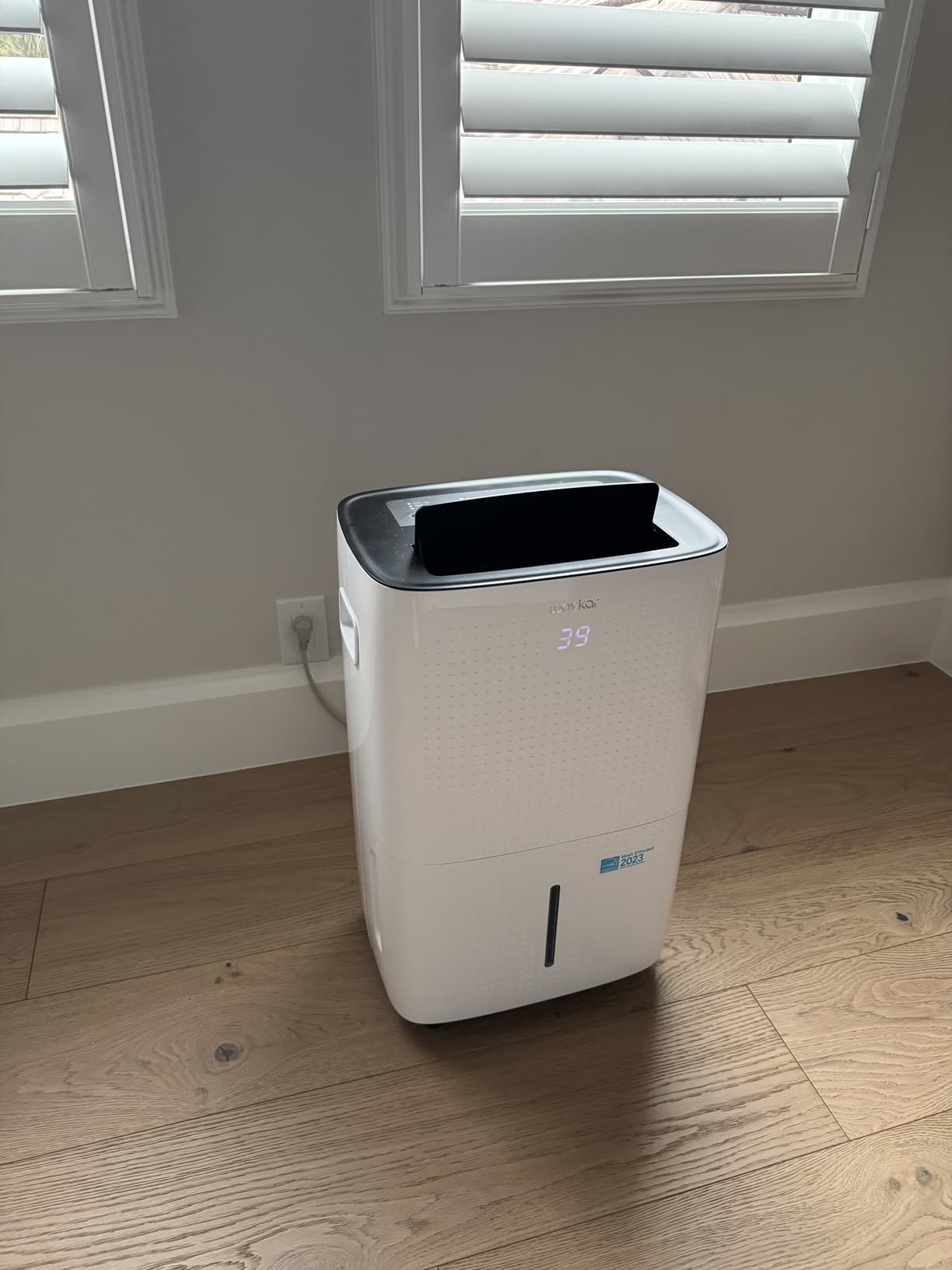 Waykar 80 Pints Energy Star Dehumidifier for Spaces up to 5,000 Sq. Ft at Home, in Basements and Large Rooms with Drain Hose and 1.14 Gallons Water Tank customer photo 1