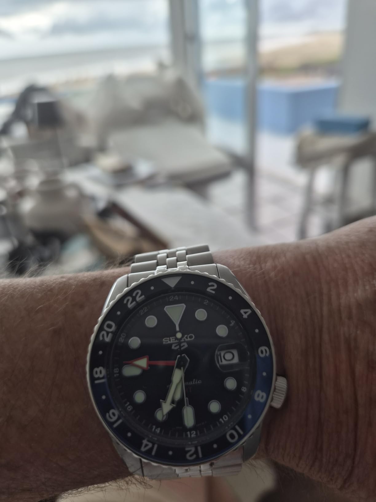 Seiko SSK003 Automatic Watch for Men - 5 Sports - Blue Dial with Date Calendar and Luminous Hands & Markers and Black & Blue GMT Bezel, 100m Water-Resistant customer photo 1