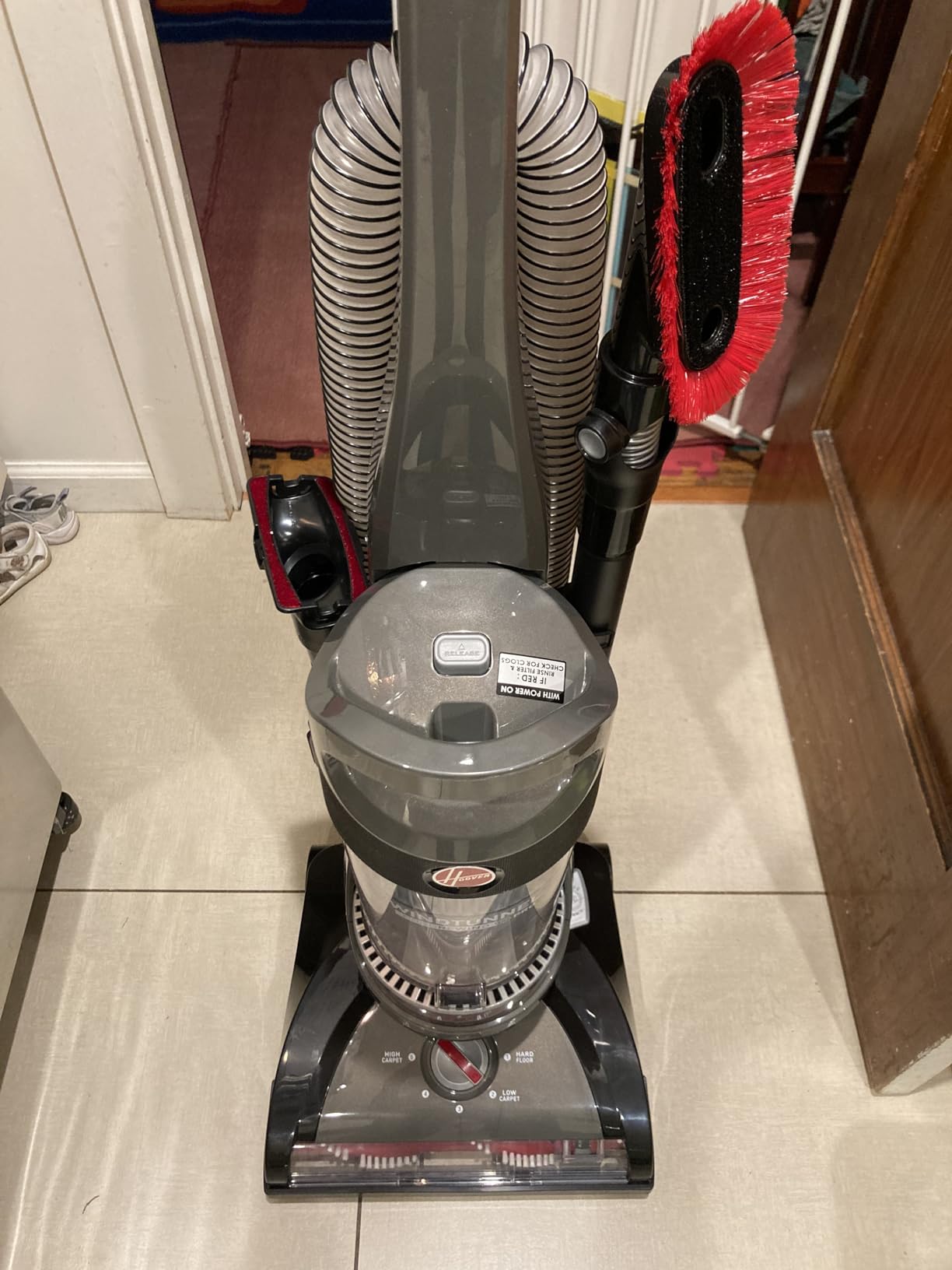 Hoover WindTunnel Cord Rewind Pro Bagless Vacuum Cleaner, Corded Upright Vacuum Cleaner for Carpet and Hard Floor, Automatic Cord Rewind Customer Review Hoover WindTunnel Cord Rewind Pro Bagless Vacuum Cleaner, Corded Upright Vacuum Cleaner for Carpet and Hard Floor, Automatic Cord Rewind - Customer Photo 1