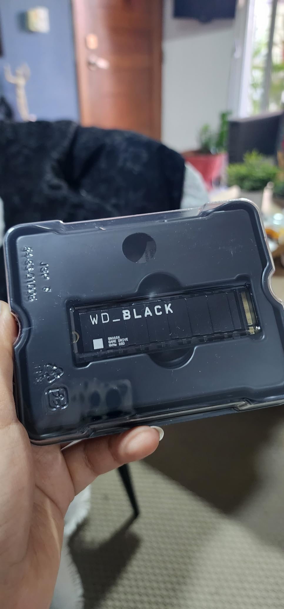 WD_BLACK SN850X 2TB NVMe SSD with Heatsink - M.2 2280, Up to 7,300 MB/s Read speeds, Up to 6,300 MB/s write speeds, Gaming Expansion, High Performance Internal Solid State Drive - WDS200T2XHE customer photo 2