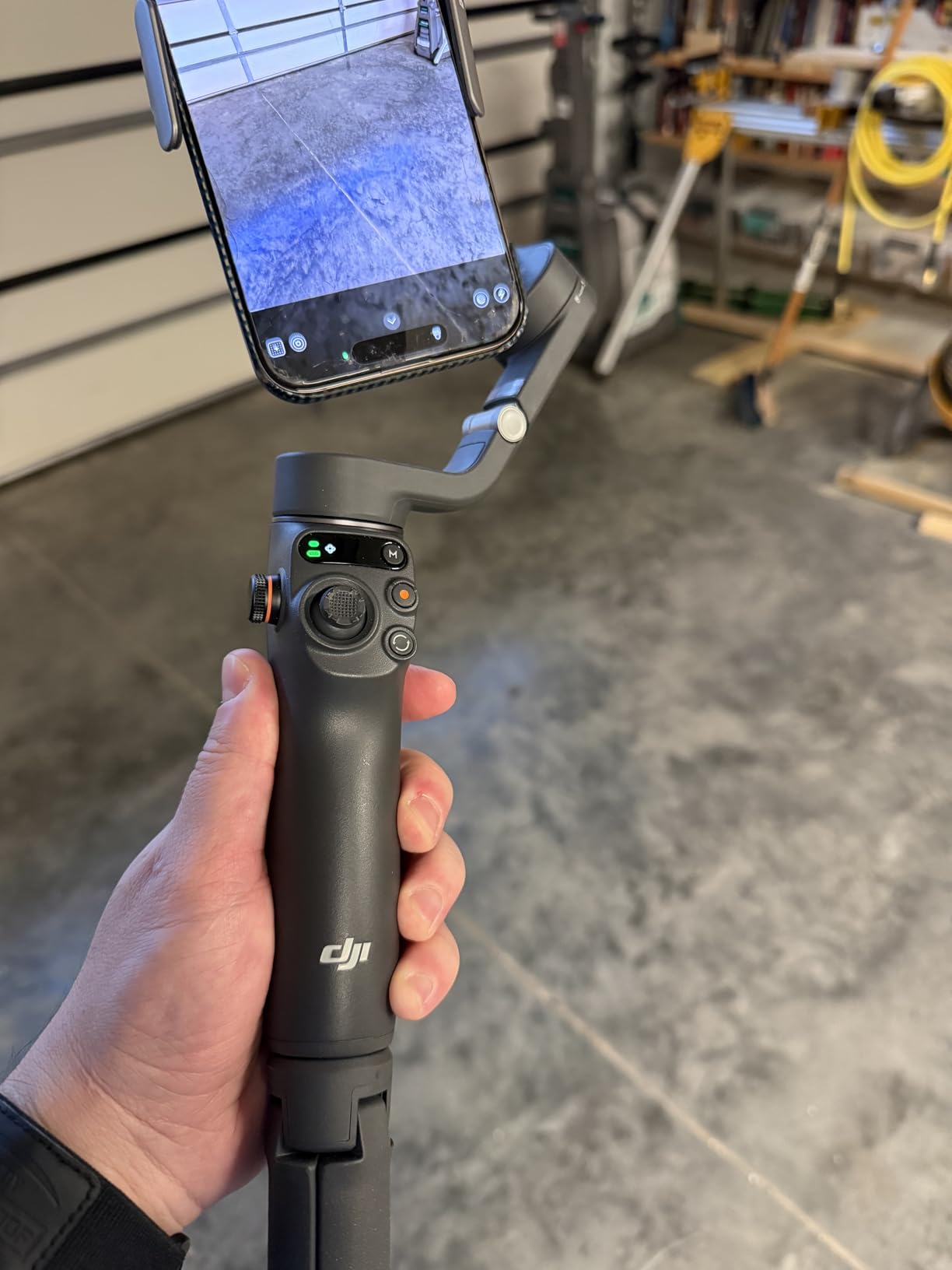 DJI Osmo Mobile 6 Gimbal Stabilizer for Smartphones, 3-Axis Phone Gimbal, Built-In Extension Rod, Object Tracking, Portable and Foldable, Vlogging Stabilizer, YouTube TikTok, Slate Gray Customer Review DJI Osmo Mobile 6 Gimbal Stabilizer for Smartphones, 3-Axis Phone Gimbal, Built-In Extension Rod, Object Tracking, Portable and Foldable, Vlogging Stabilizer, YouTube TikTok, Slate Gray - Customer Photo 1