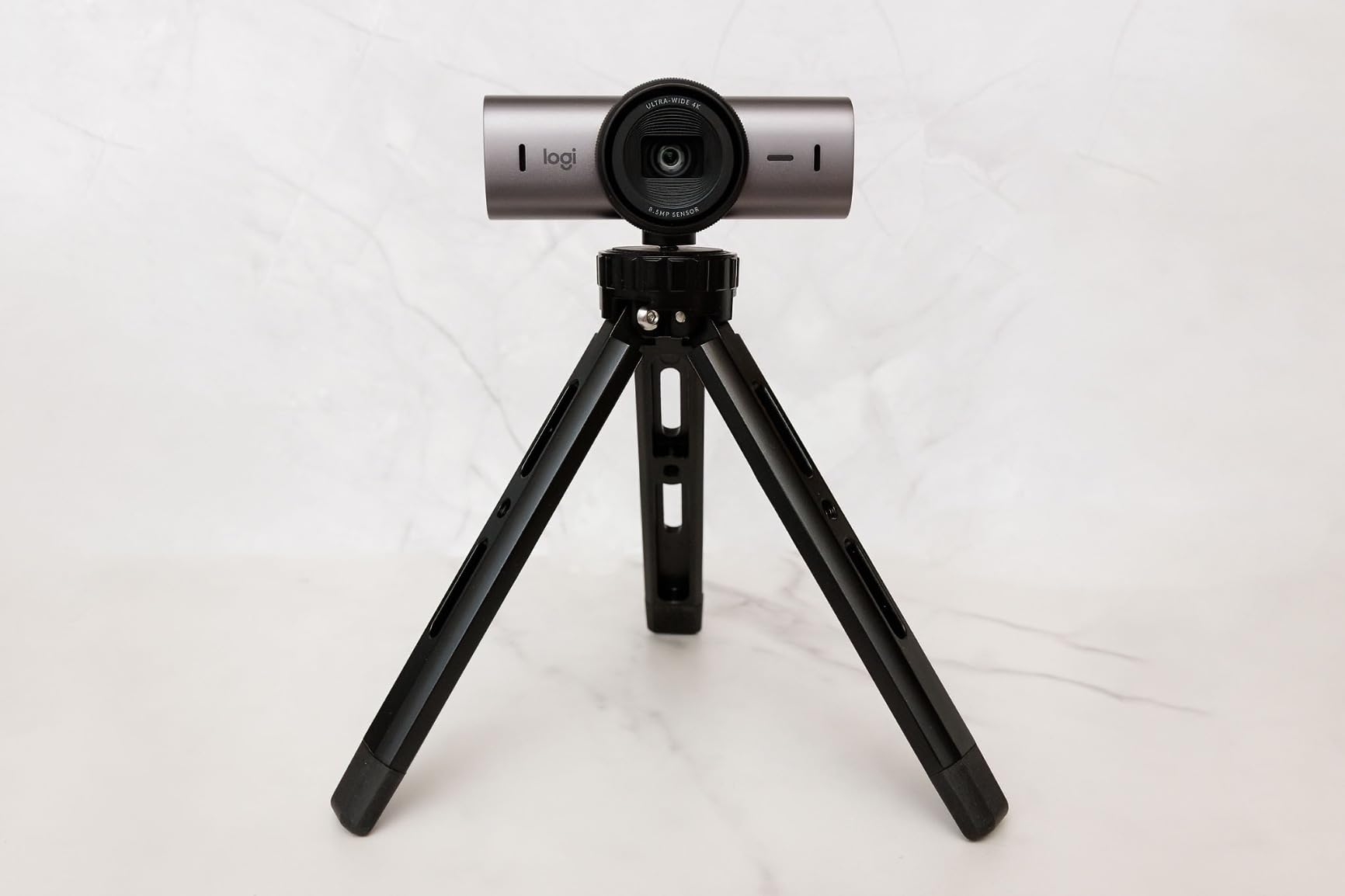 Logitech MX Brio Ultra HD 4K Collaboration, Streaming Webcam, 1080p at 60 FPS, Show Mode, Works with Microsoft Teams, Zoom, Google Meet, Nintendo Switch 2 New GameChat Mode - Graphite Customer Review Logitech MX Brio Ultra HD 4K Collaboration, Streaming Webcam, 1080p at 60 FPS, Show Mode, Works with Microsoft Teams, Zoom, Google Meet, Nintendo Switch 2 New GameChat Mode - Graphite - Customer Photo 2
