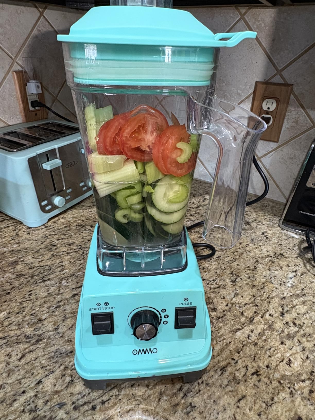 OMMO Blender 1800W, Professional High Speed Countertop Blender with Durable Stainless Steel Blades, 60oz BPA Free Blender for Shakes and Smoothies, Nuts, Ice and Fruits, Dishwasher Safe Customer Review OMMO Blender 1800W, Professional High Speed Countertop Blender with Durable Stainless Steel Blades, 60oz BPA Free Blender for Shakes and Smoothies, Nuts, Ice and Fruits, Dishwasher Safe - Customer Photo 1