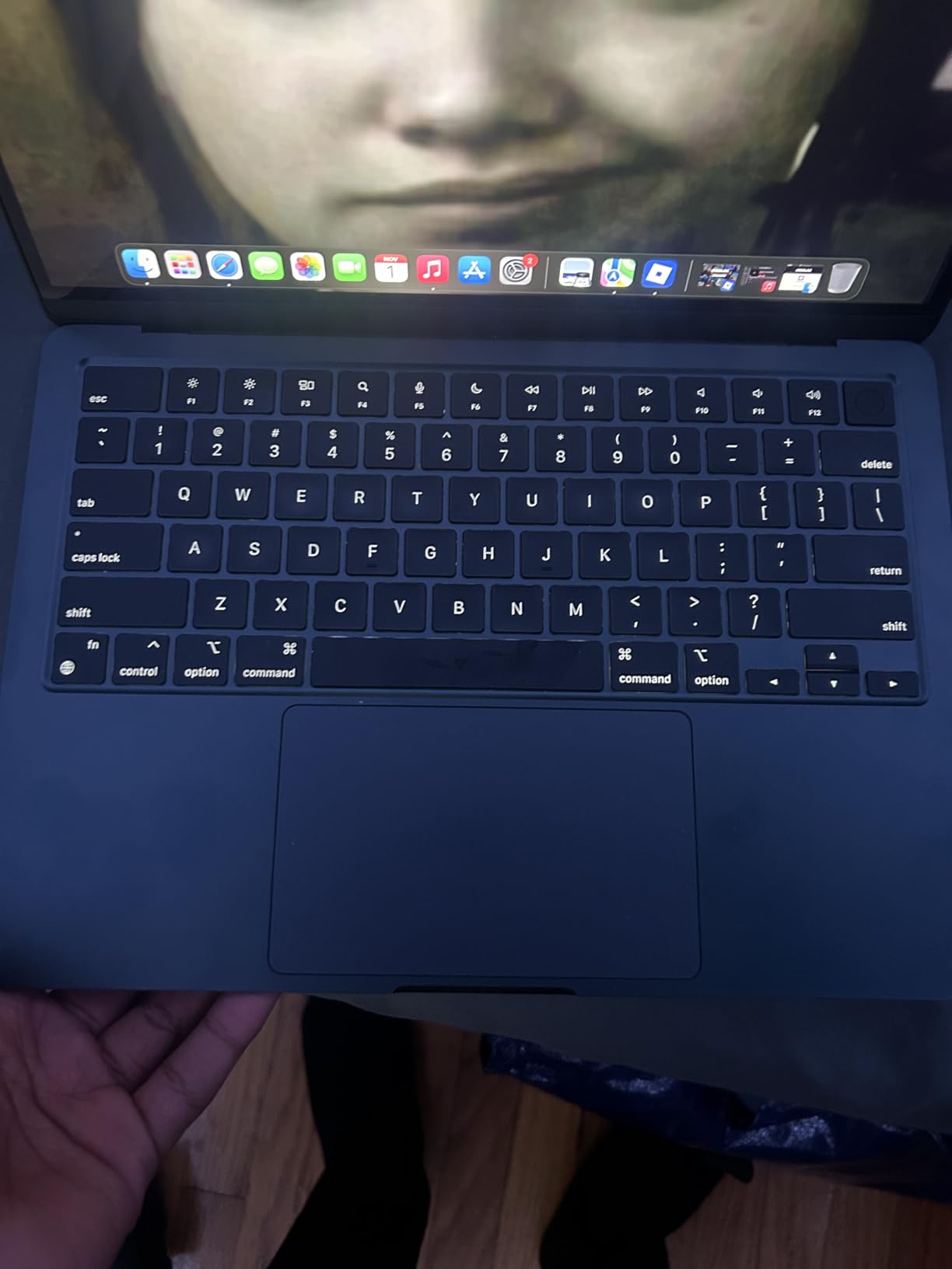 Apple 2022 MacBook Air with Apple M2 Chip, 13-inch, 8GB RAM, 256GB SSD Storage, Midnight (Renewed) Customer Review Apple 2022 MacBook Air with Apple M2 Chip, 13-inch, 8GB RAM, 256GB SSD Storage, Midnight (Renewed) - Customer Photo 2