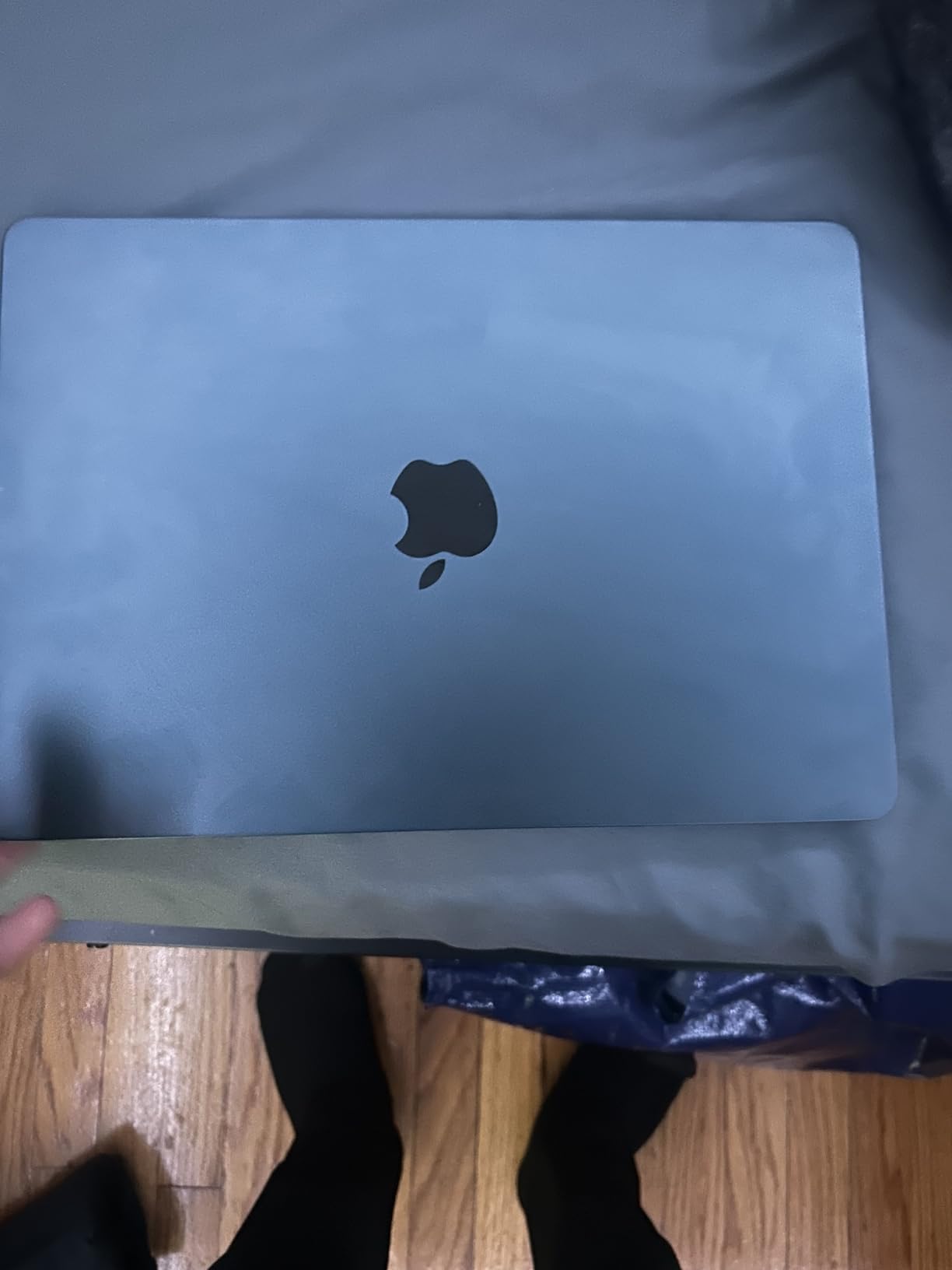 Apple 2022 MacBook Air Laptop with M2 chip, 13.6-inch, 8GB RAM, 512GB SSD Storage, Midnight (Renewed) Customer Review Apple 2022 MacBook Air Laptop with M2 chip, 13.6-inch, 8GB RAM, 512GB SSD Storage, Midnight (Renewed) - Customer Photo 2