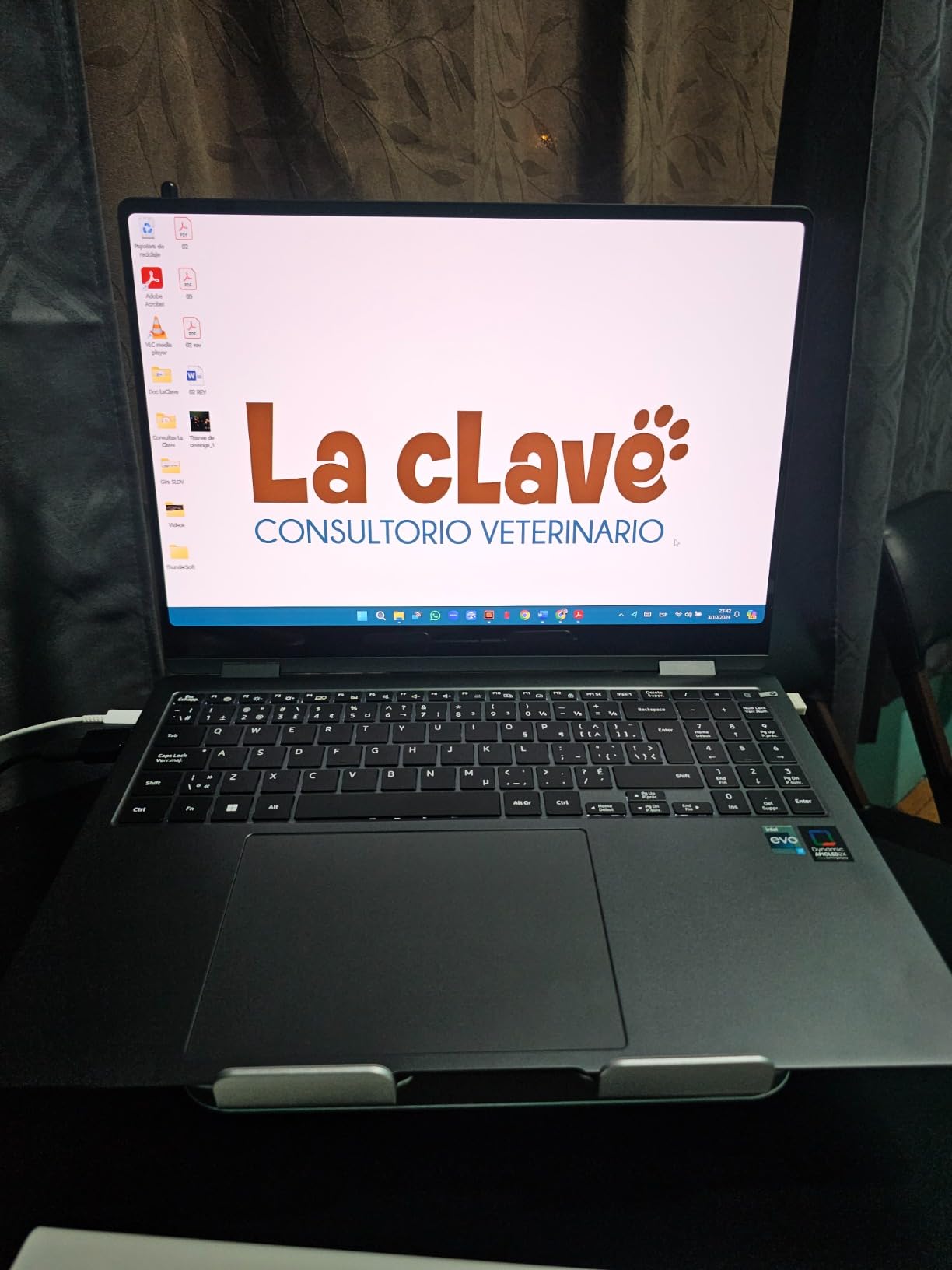 Samsung Galaxy Book Pro 360 2-in-1 Laptop for Creator, Photographer, Designer (15.6