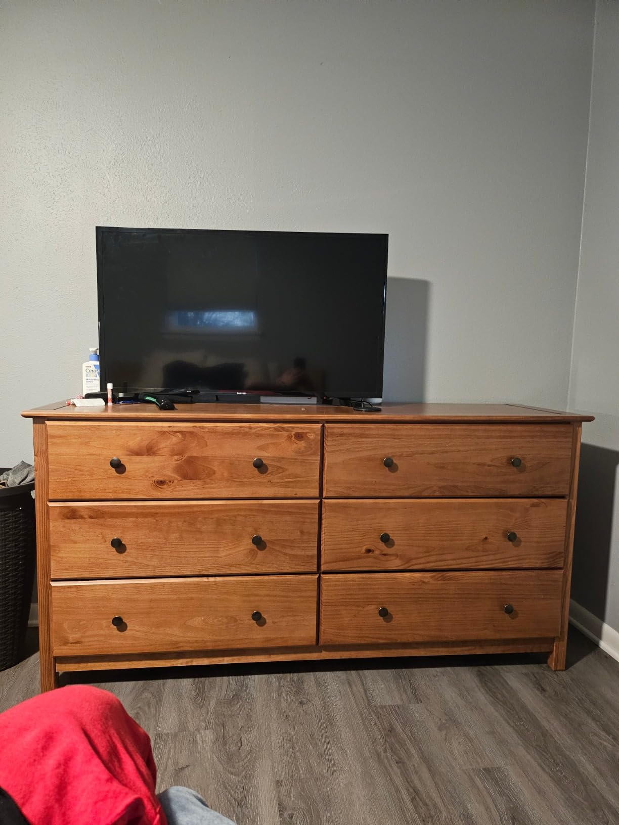Grain Wood Furniture Shaker 6-Drawer Dresser, Solid Wood with a Walnut Finish - Customer Photo 3