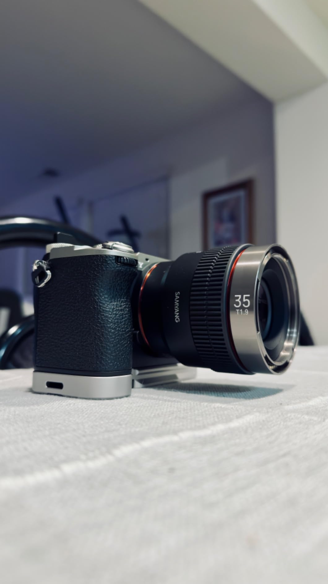 Samyang Cine AF 35mm T1.9 Full Frame Lens for Sony E - Auto Focus, 8K-Ready, Tally Lamp, Focus Save Customer Review Samyang Cine AF 35mm T1.9 Full Frame Lens for Sony E - Auto Focus, 8K-Ready, Tally Lamp, Focus Save - Customer Photo 2