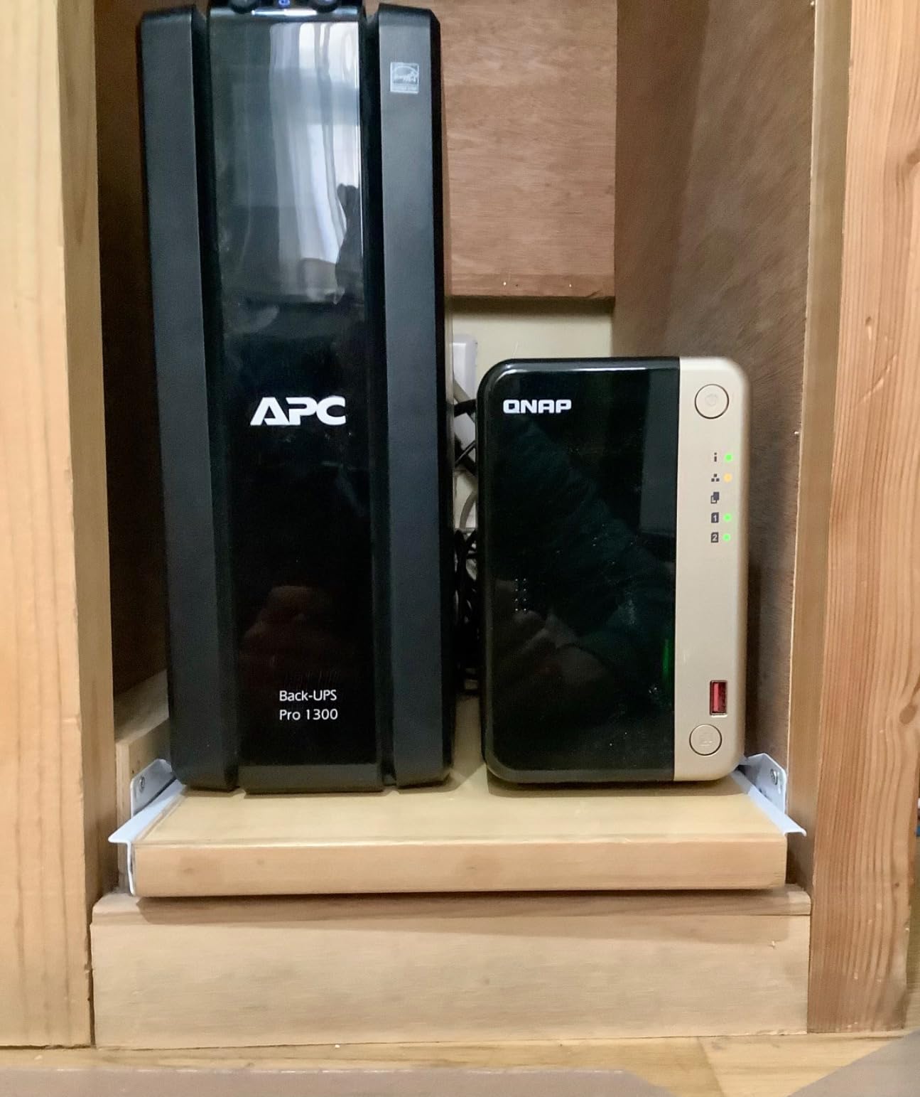 QNAP TS-464-8G-US 4 Bay High-Performance Desktop NAS with Intel Celeron Quad-core (Diskless) Customer Review QNAP TS-464-8G-US 4 Bay High-Performance Desktop NAS with Intel Celeron Quad-core (Diskless) - Customer Photo 1