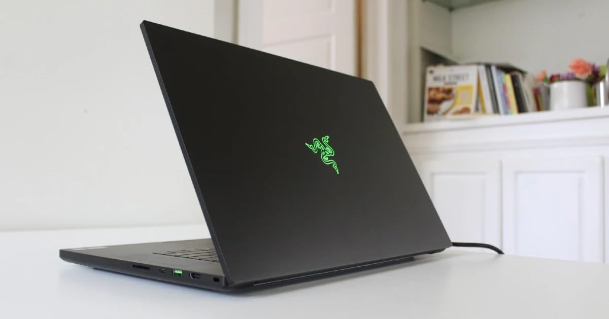 Razer Blade 16 Gaming Laptop: NVIDIA GeForce RTX 4090-13th Gen Intel 24-Core i9 HX CPU - 16