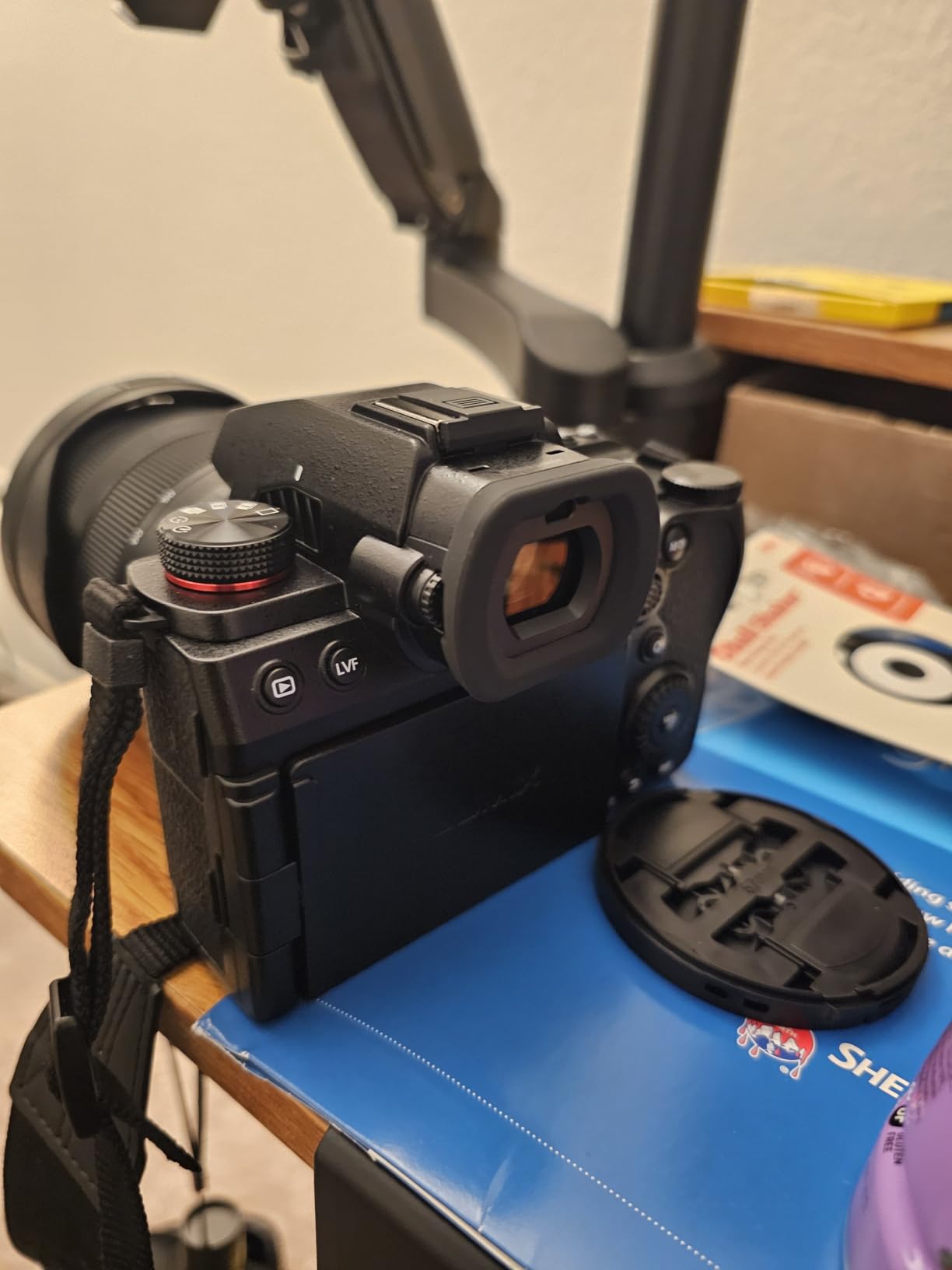 Panasonic LUMIX S5II Mirrorless Camera, 24.2MP Full Frame with Phase Hybrid AF, New Active I.S. Technology, Unlimited 4:2:2 10-bit Recording with 20-60mm F3.5-5.6 L Mount Lens - DC-S5M2KK Black - Customer Photo 1