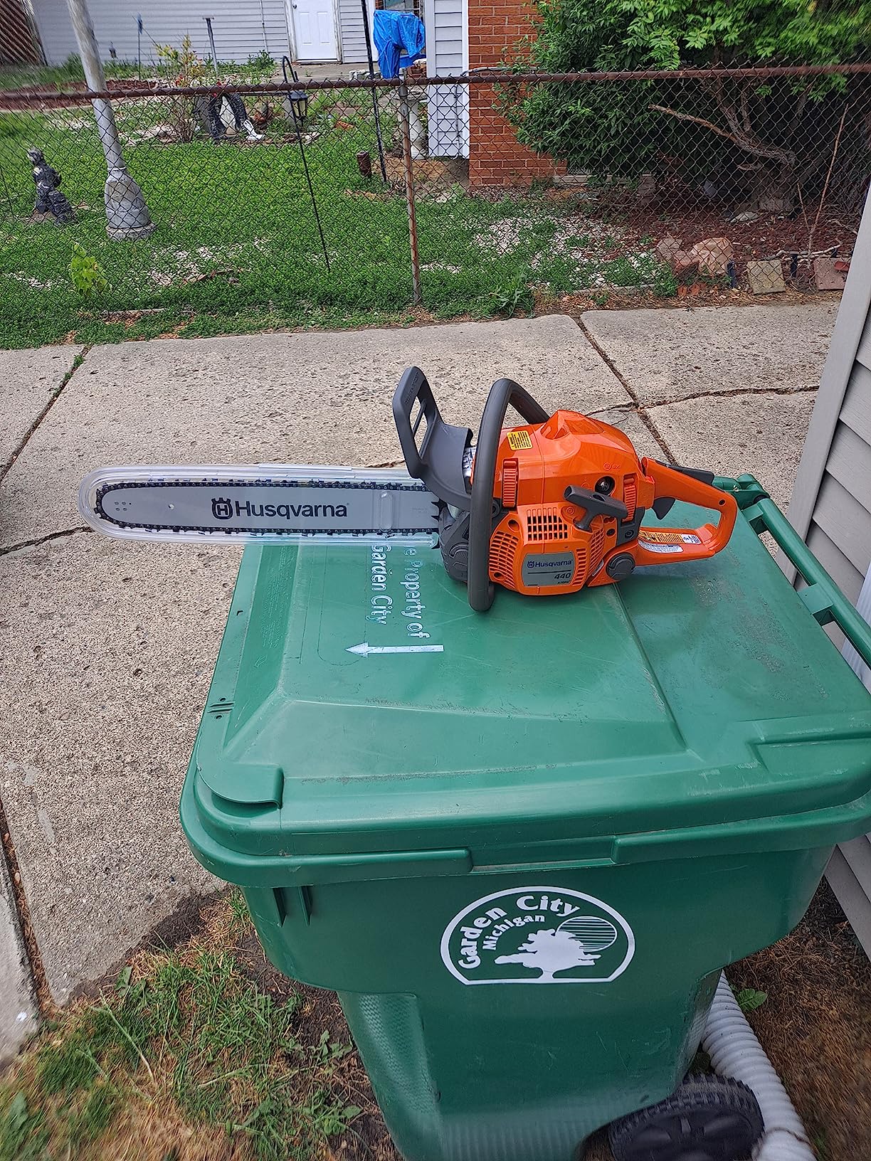 Husqvarna 440 Gas Chainsaw, 40-cc 2.4-HP, 2-Cycle X-Torq Engine, 18 Inch Chainsaw with Smart Start, For Wood Cutting and Tree Trimming, 970612318 - Customer Photo 1