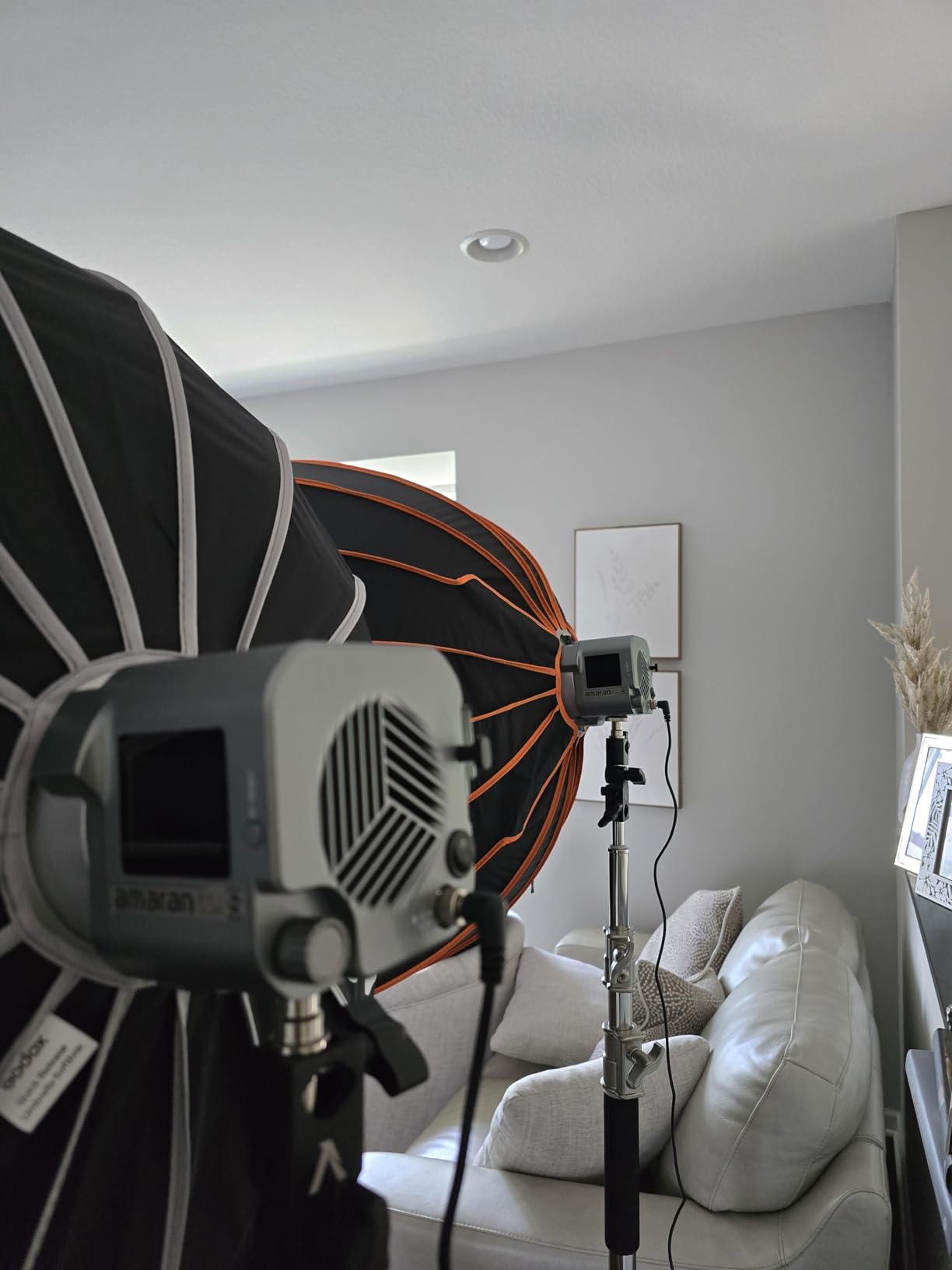 Aputure amaran 60dS Video Lighting,amaran 60d Studio Light,65W Bowens Mount LED Video Light,App Control,DC/AC Power Supply,Photography Lighting Customer Review Aputure amaran 60dS Video Lighting,amaran 60d Studio Light,65W Bowens Mount LED Video Light,App Control,DC/AC Power Supply,Photography Lighting - Customer Photo 1