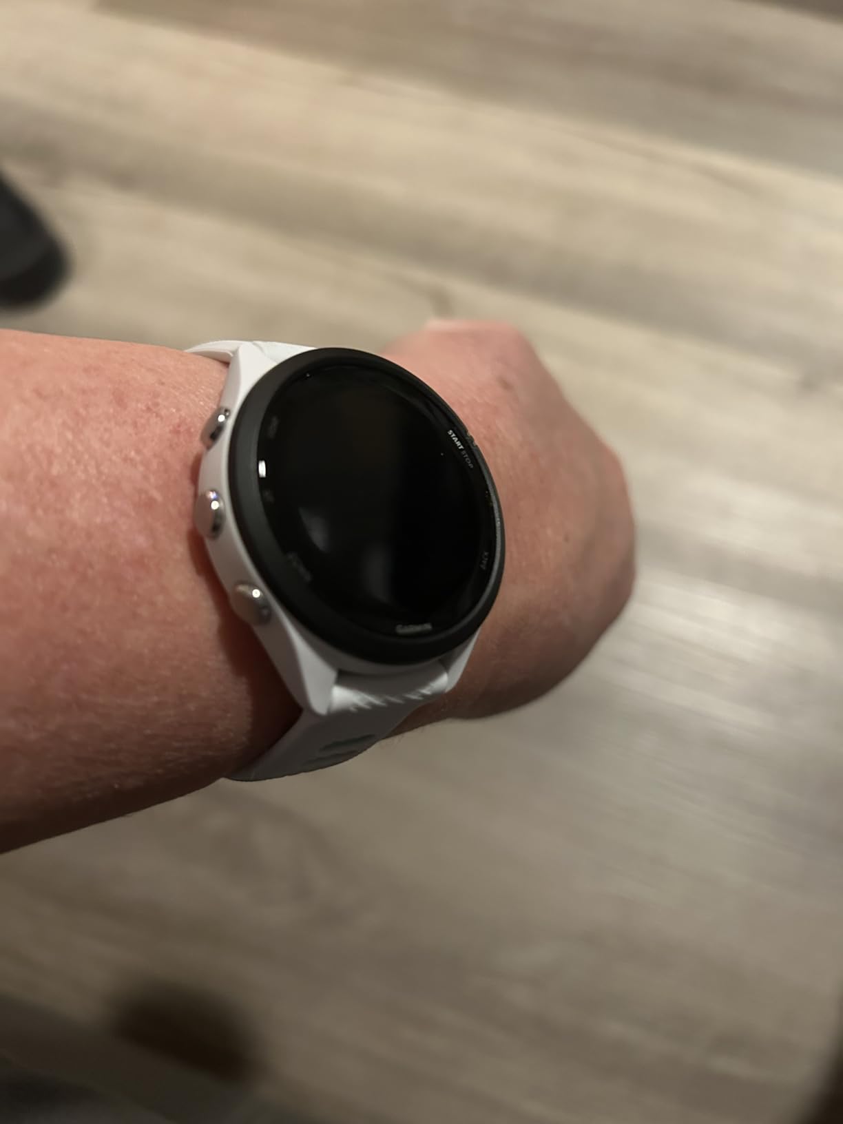 Garmin Forerunner 265 Running Smartwatch, Colorful AMOLED Display, Training Metrics and Recovery Insights, Black and Powder Gray customer photo 2