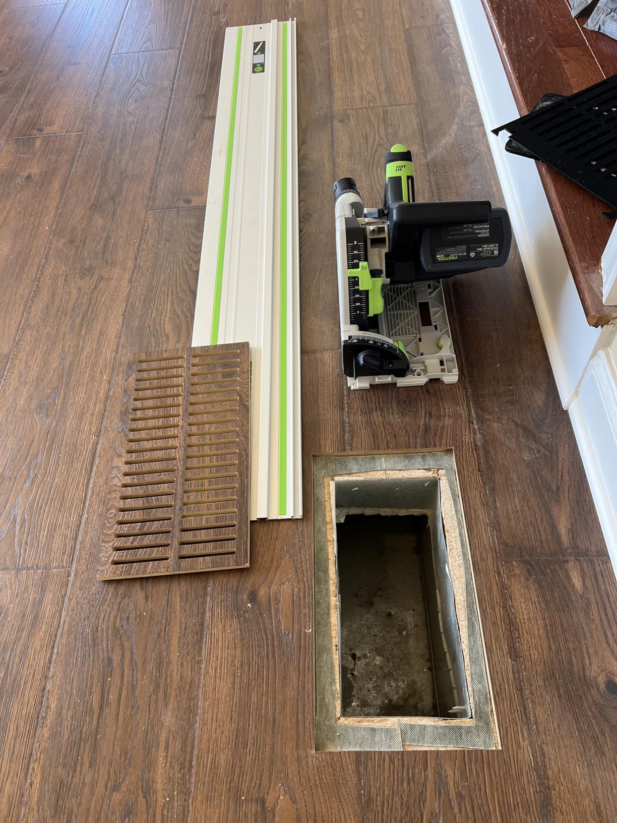 Festool Cordless Plunge-Cut Track Saw TSC 55 18V 5.0 Ah KEBI-F-Plus with 55-Inch (1400mm) Guide Rail Customer Review Festool Cordless Plunge-Cut Track Saw TSC 55 18V 5.0 Ah KEBI-F-Plus with 55-Inch (1400mm) Guide Rail - Customer Photo 1