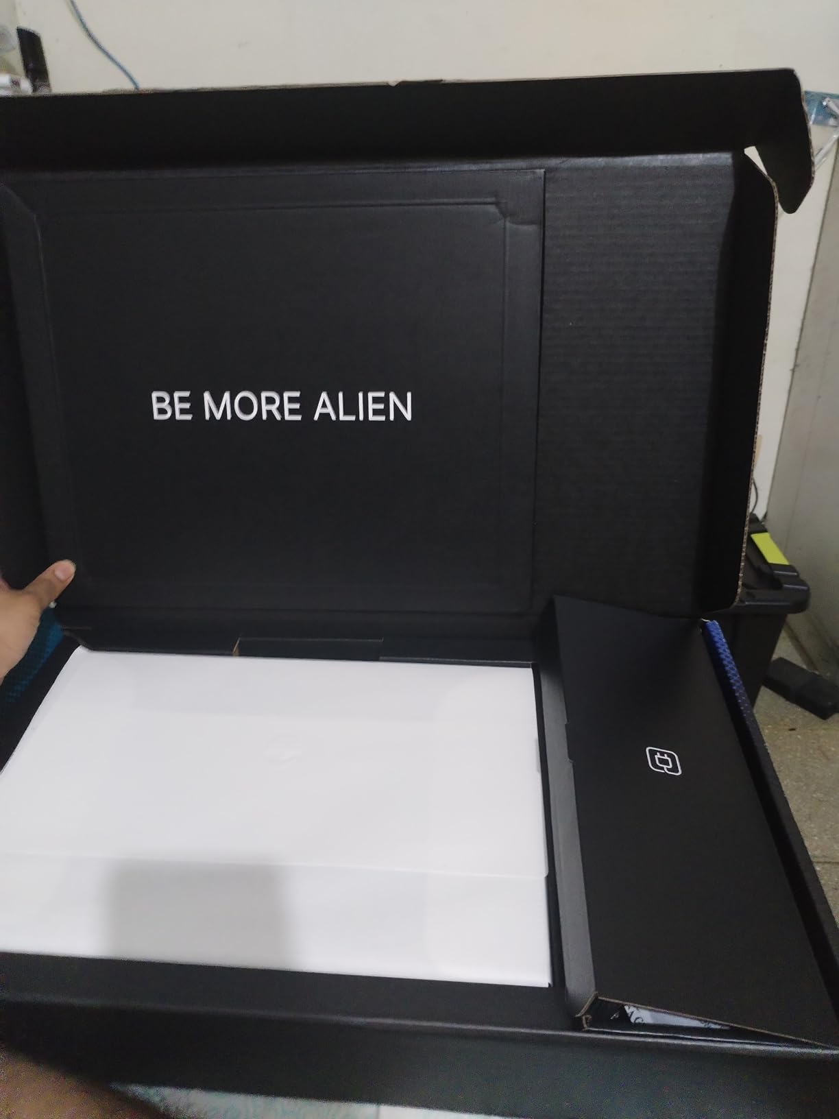 Alienware 16 Aurora Gaming Laptop AC16250-16 Alienware 16 Aurora Gaming Laptop AC16250-16