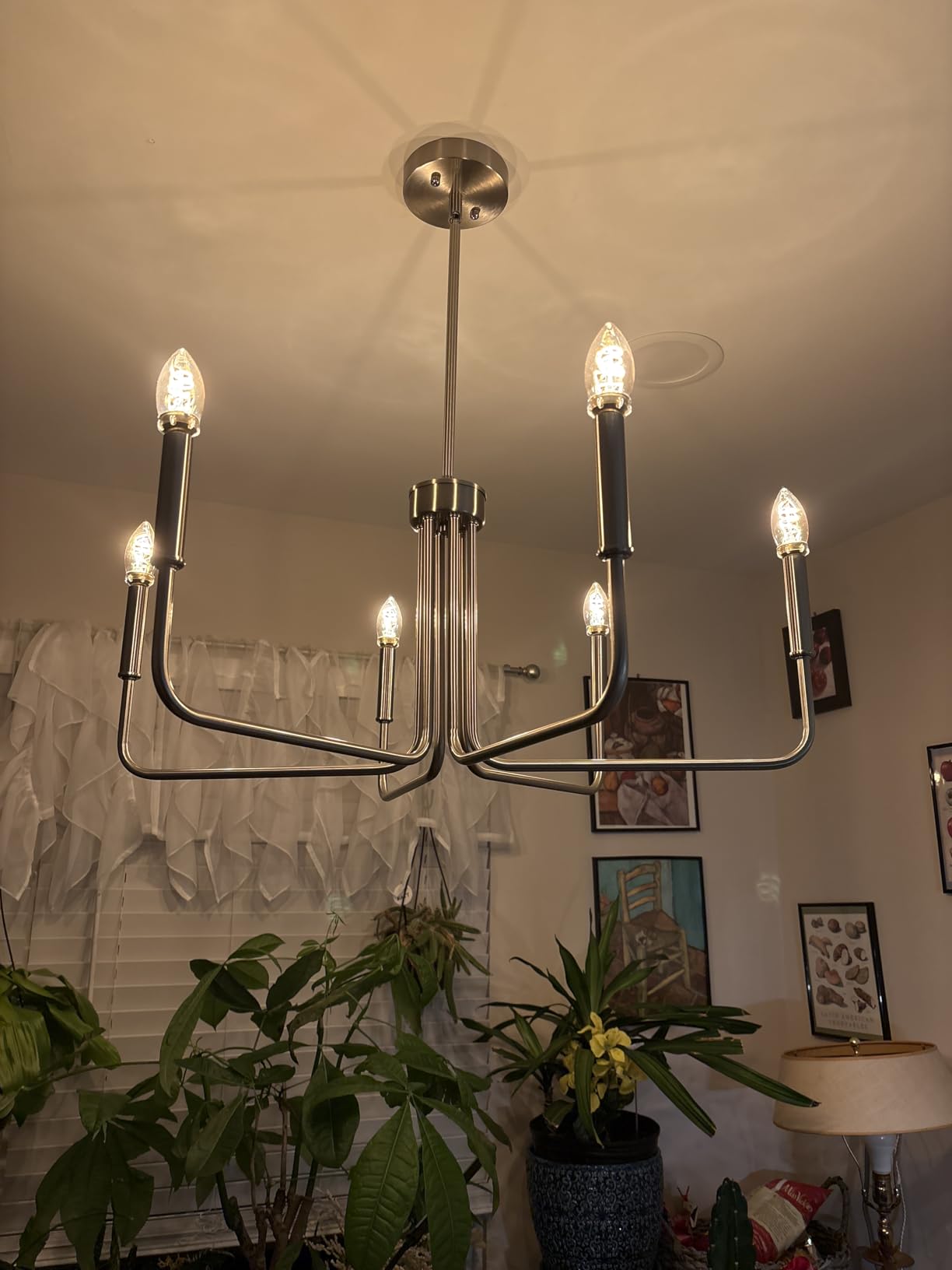 Black Chandelier, 6-Light Farmhouse Chandelier for Dining Room Lighting Fixtures Hanging, Industrial Modern Chandelier for Bedroom, Foyer, Hall, Kitchen, Living Room, Entryway (No Assembly Required) customer photo 2