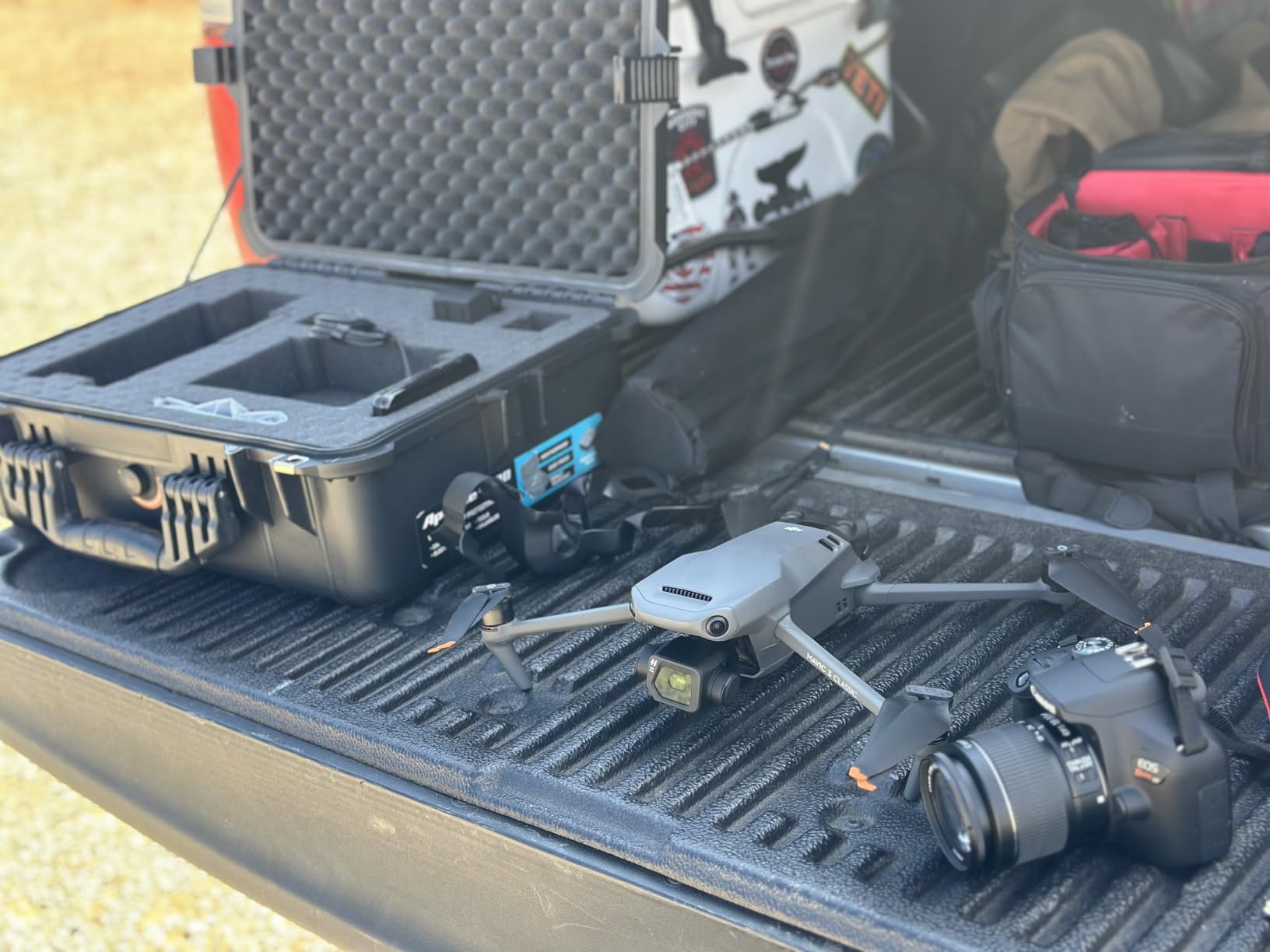 DJI Mavic 3 Pro with RC, Flagship Triple-Camera Drone with 4/3 CMOS Hasselblad 4K Camera, 43-Min Flight Time, 15km HD Video Transmission, FAA Remote ID Compliant, for Adults, Black - Customer Photo 1