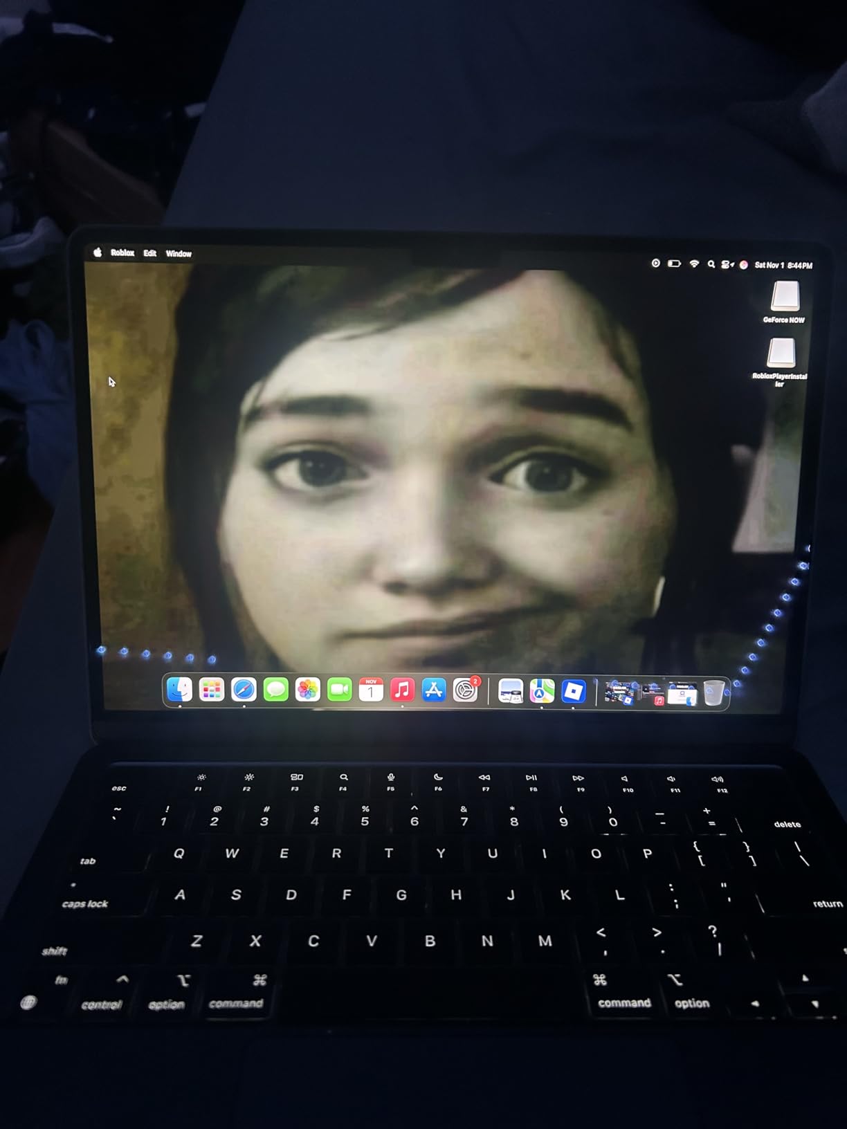 Apple 2022 MacBook Air with Apple M2 Chip 13-inch, 16GB RAM, 512GB SSD Storage Midnight (Renewed) - Customer Photo 2